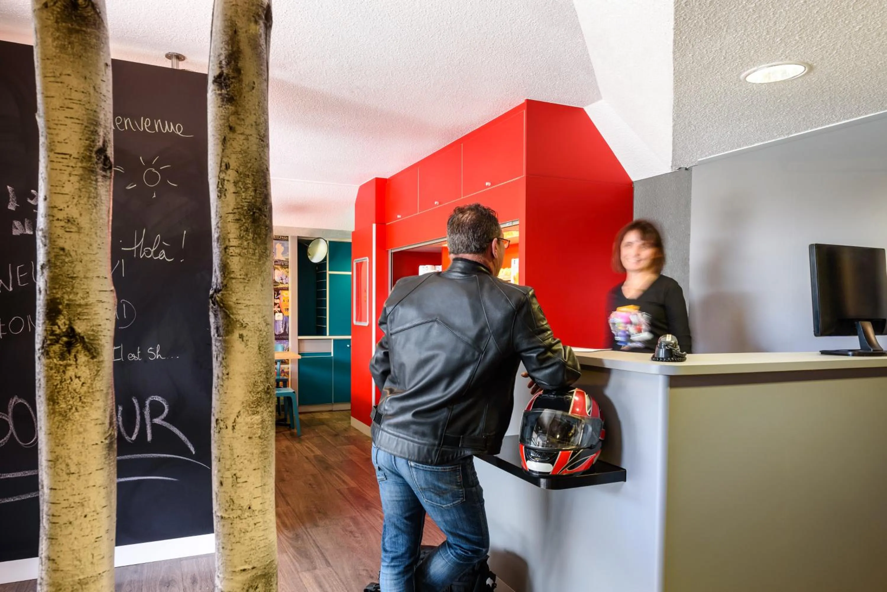 Staff in hotelF1 Saint Witz A1 Hôtel