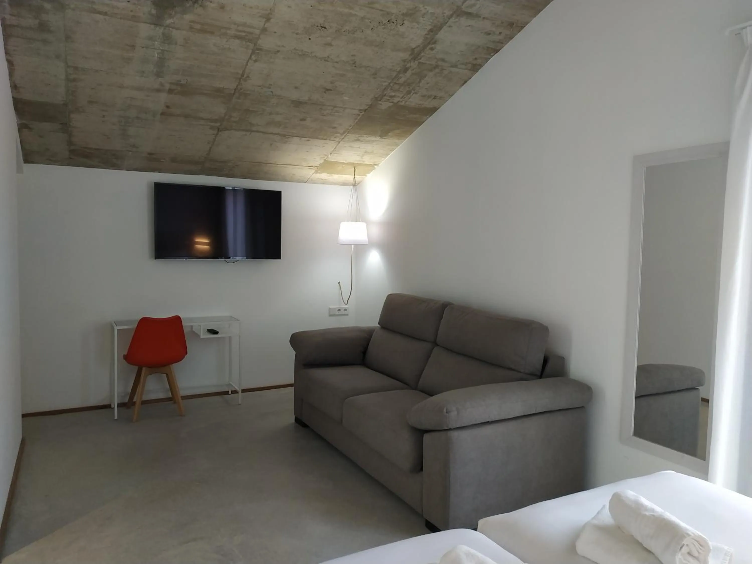 IRAIPE Estella Rooms Auto Check-in