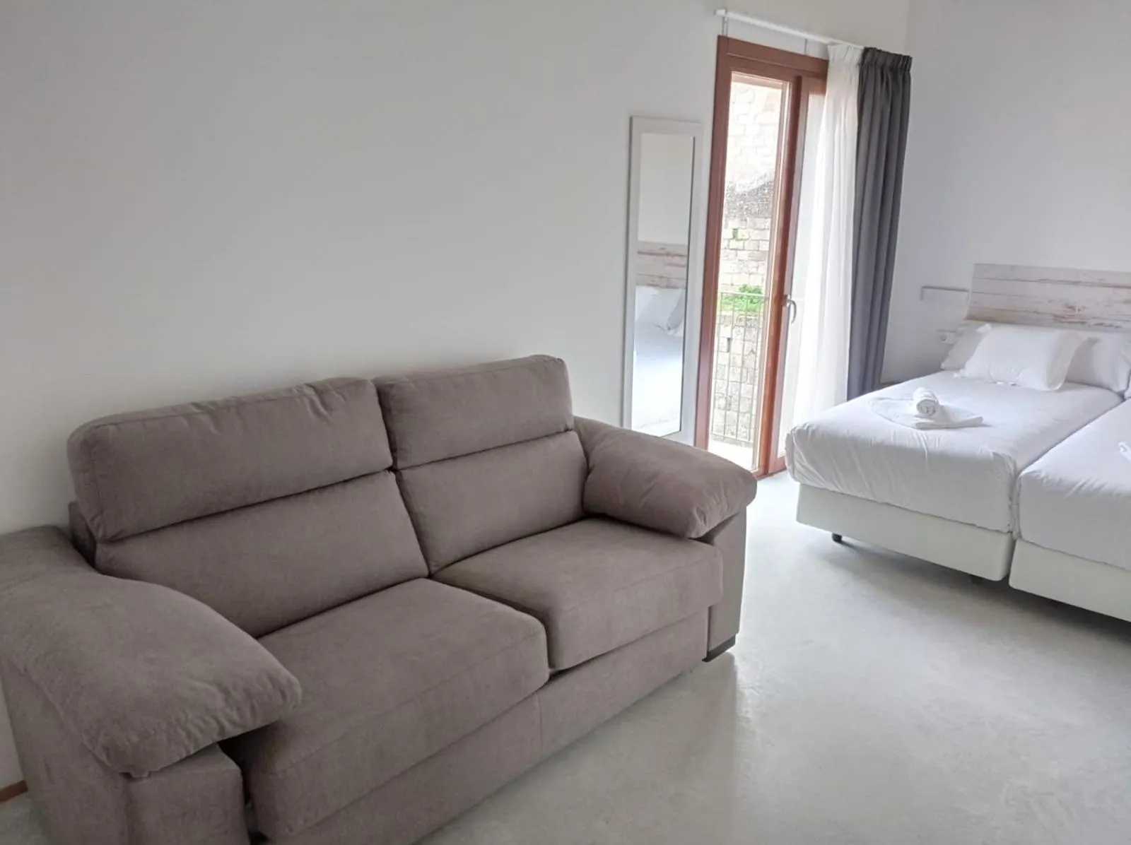 Bed in IRAIPE Estella Rooms Auto Check-in