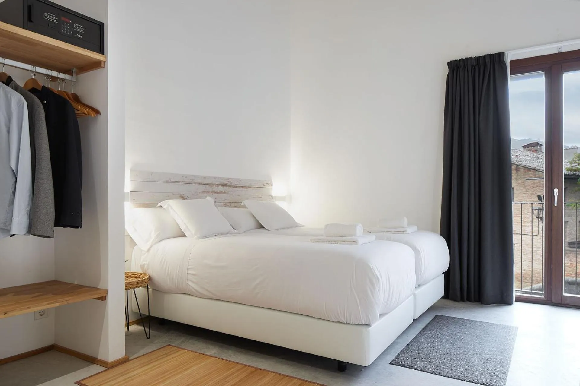 Bed in IRAIPE Estella Rooms Auto Check-in