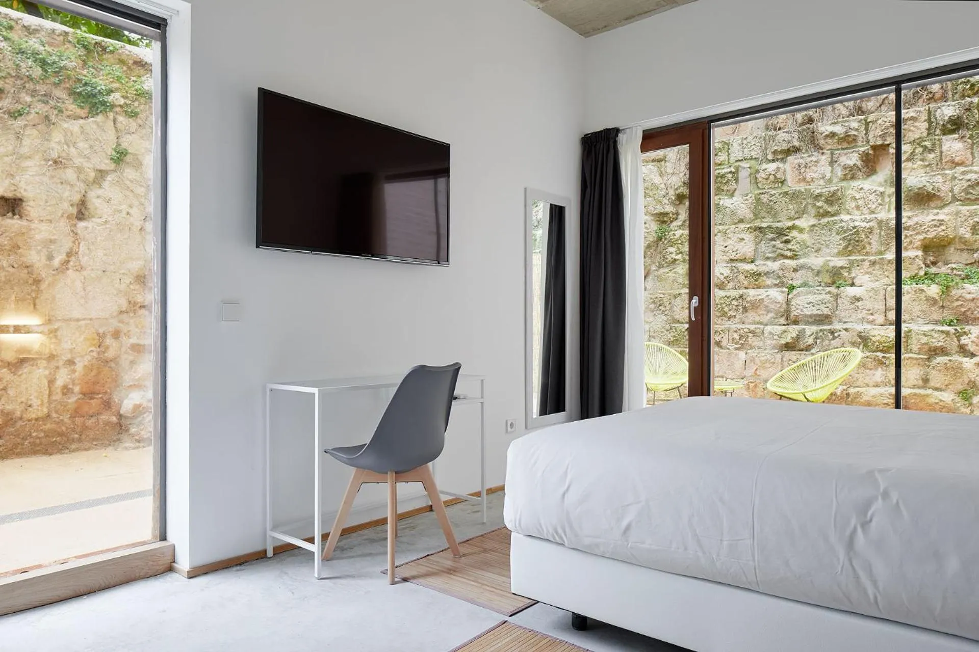 Bed in IRAIPE Estella Rooms Auto Check-in