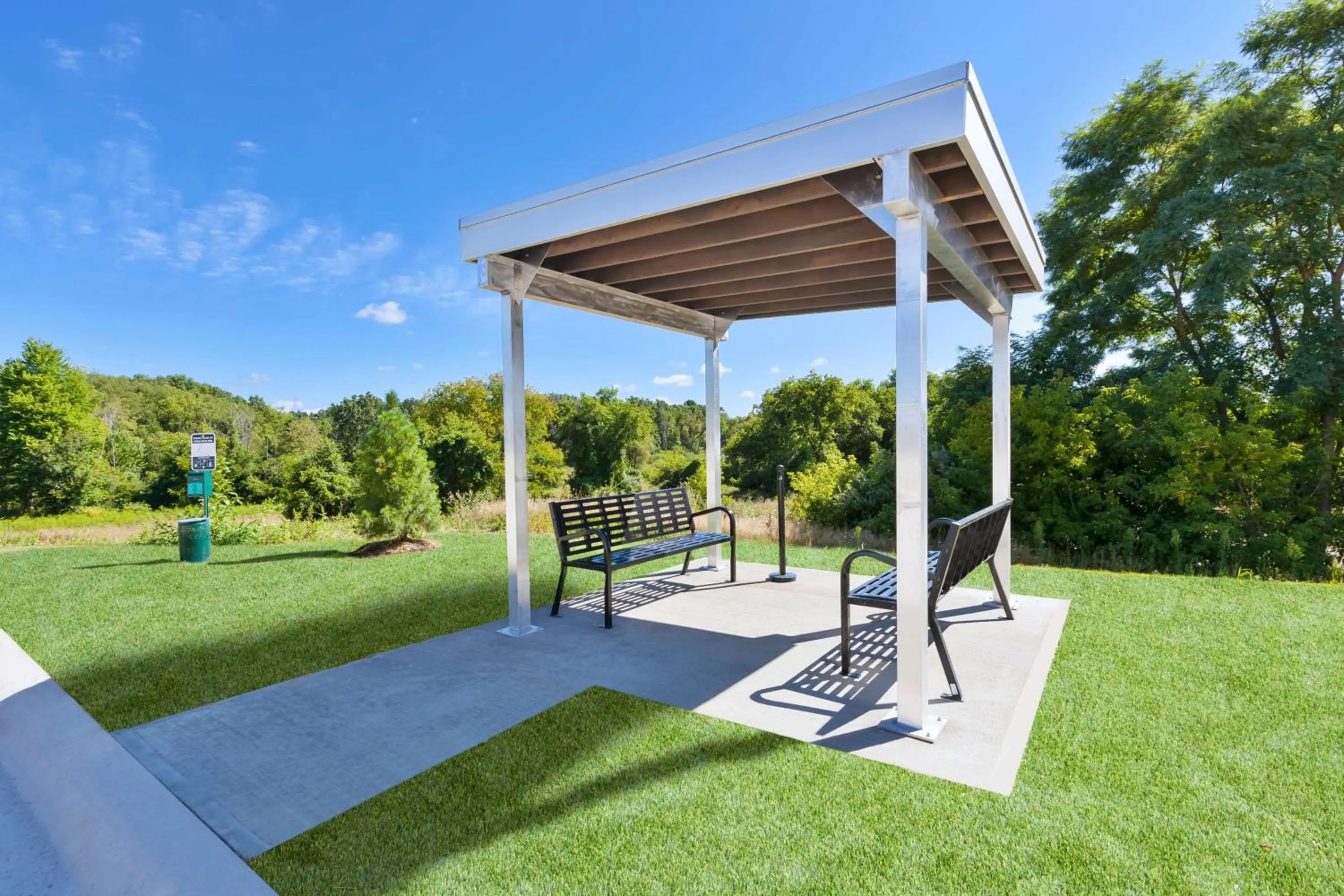 Inner courtyard view in Home2 Suites By Hilton Saginaw, Mi