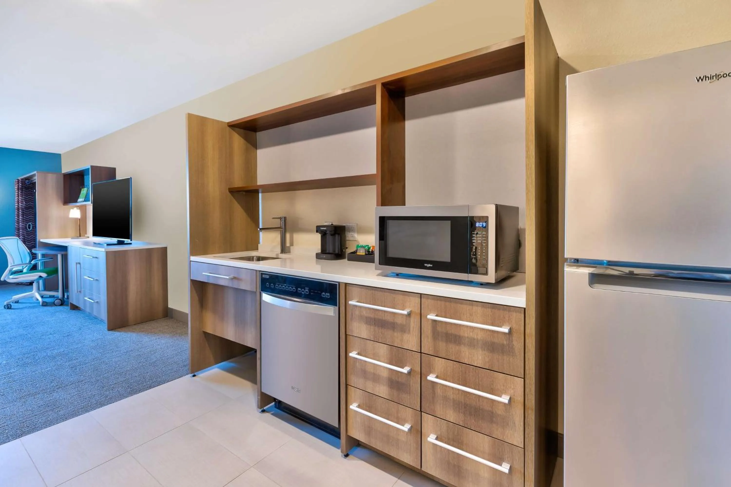 Kitchen or kitchenette in Home2 Suites By Hilton Saginaw, Mi