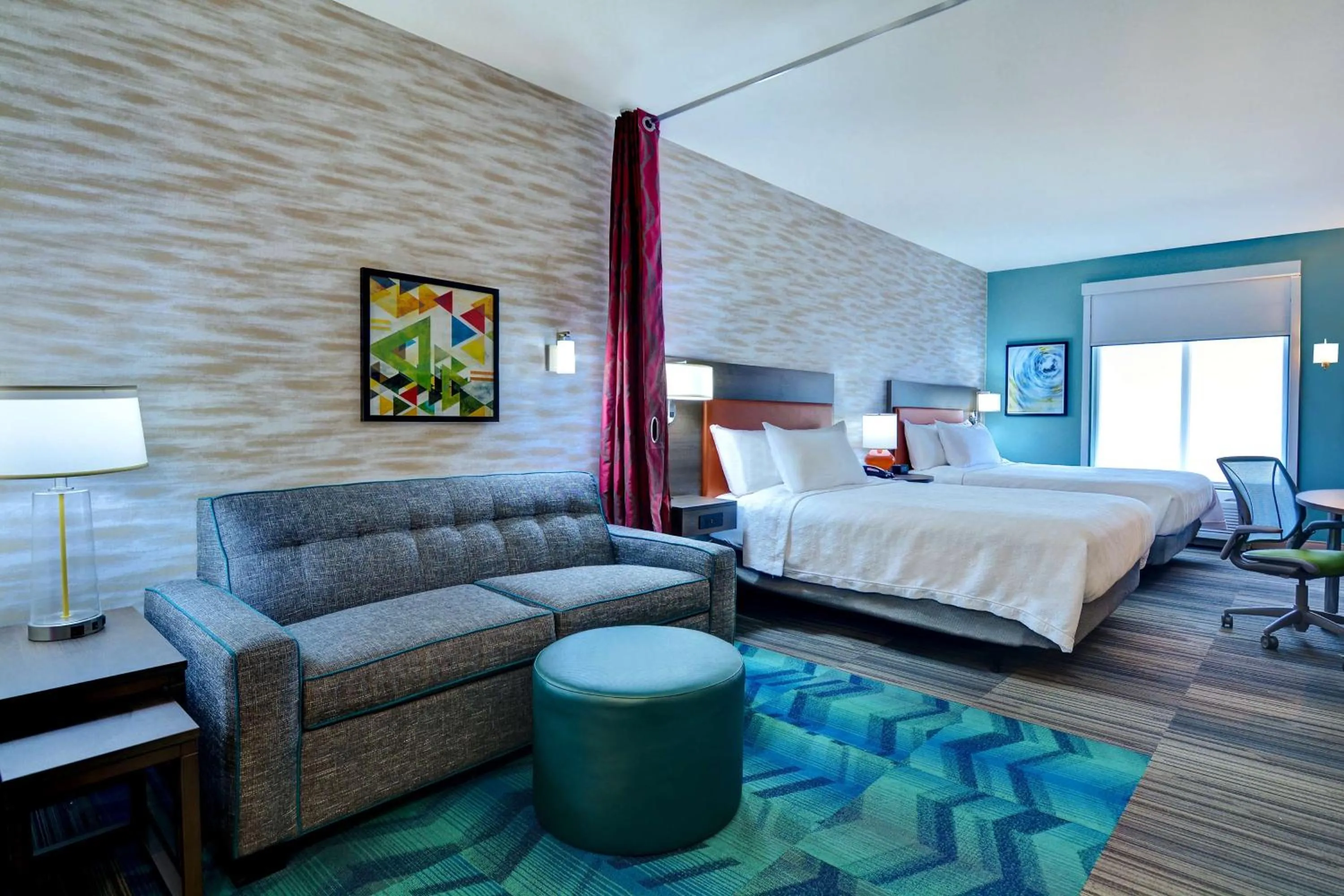 Bedroom, Bed in Home2 Suites By Hilton Savannah Midtown, Ga