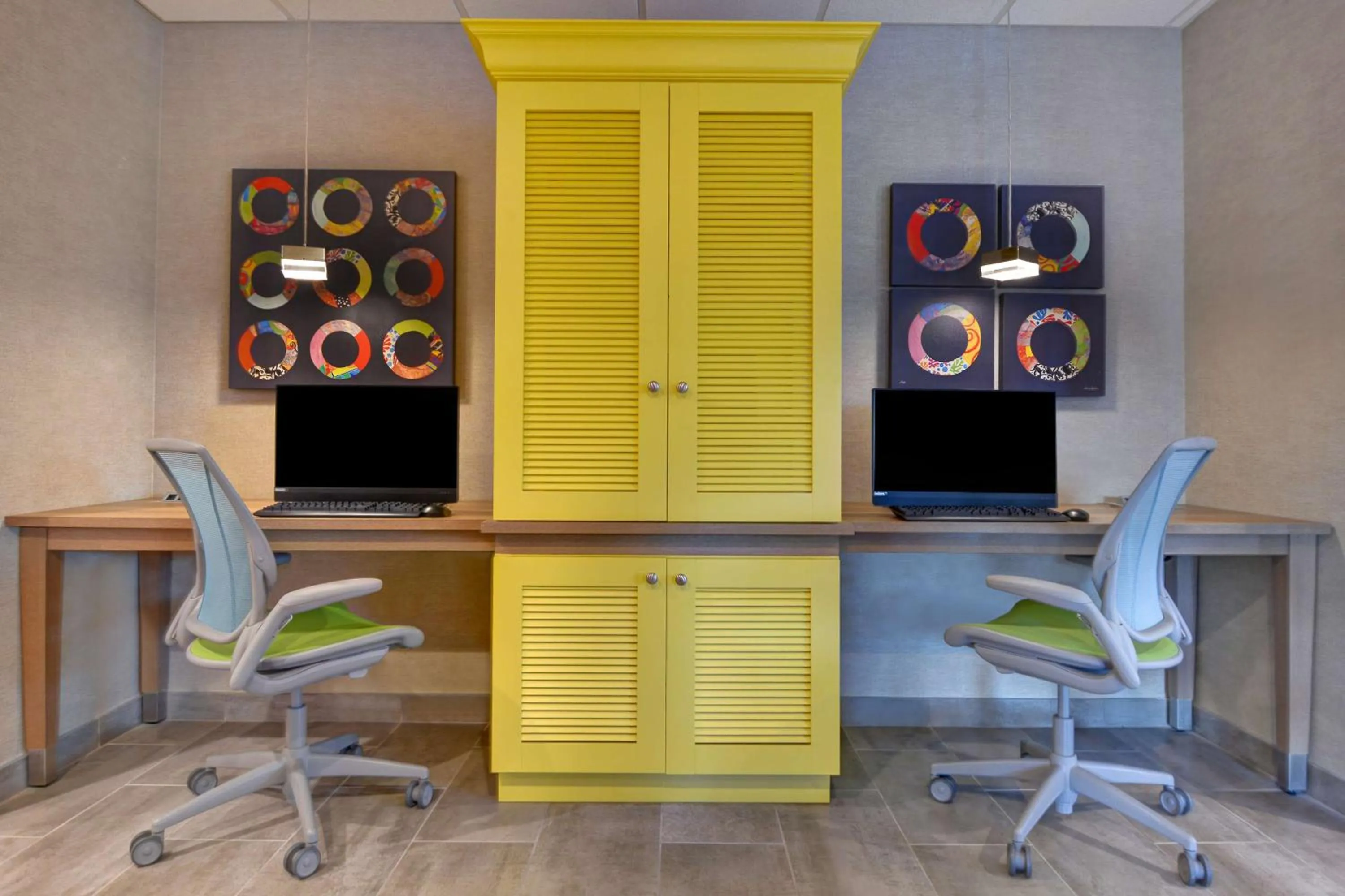 Business facilities in Home2 Suites By Hilton Savannah Midtown, Ga