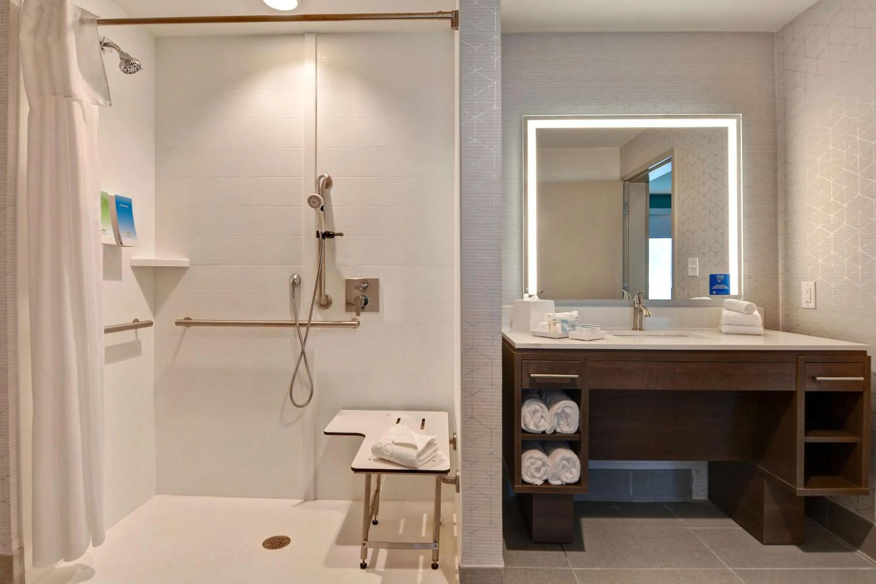 Bathroom in Home2 Suites By Hilton Savannah Midtown, Ga