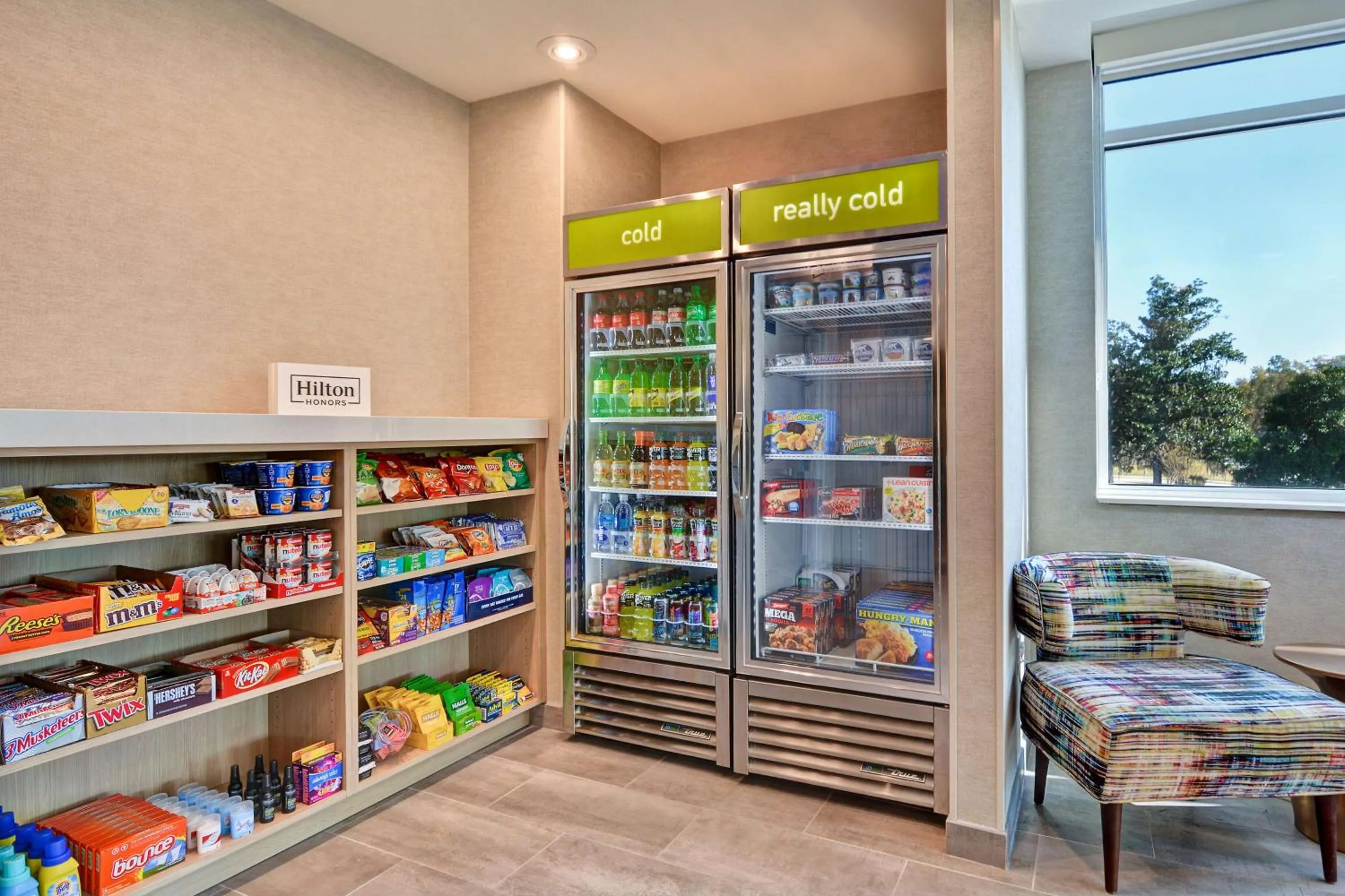 Restaurant/places to eat in Home2 Suites By Hilton Savannah Midtown, Ga