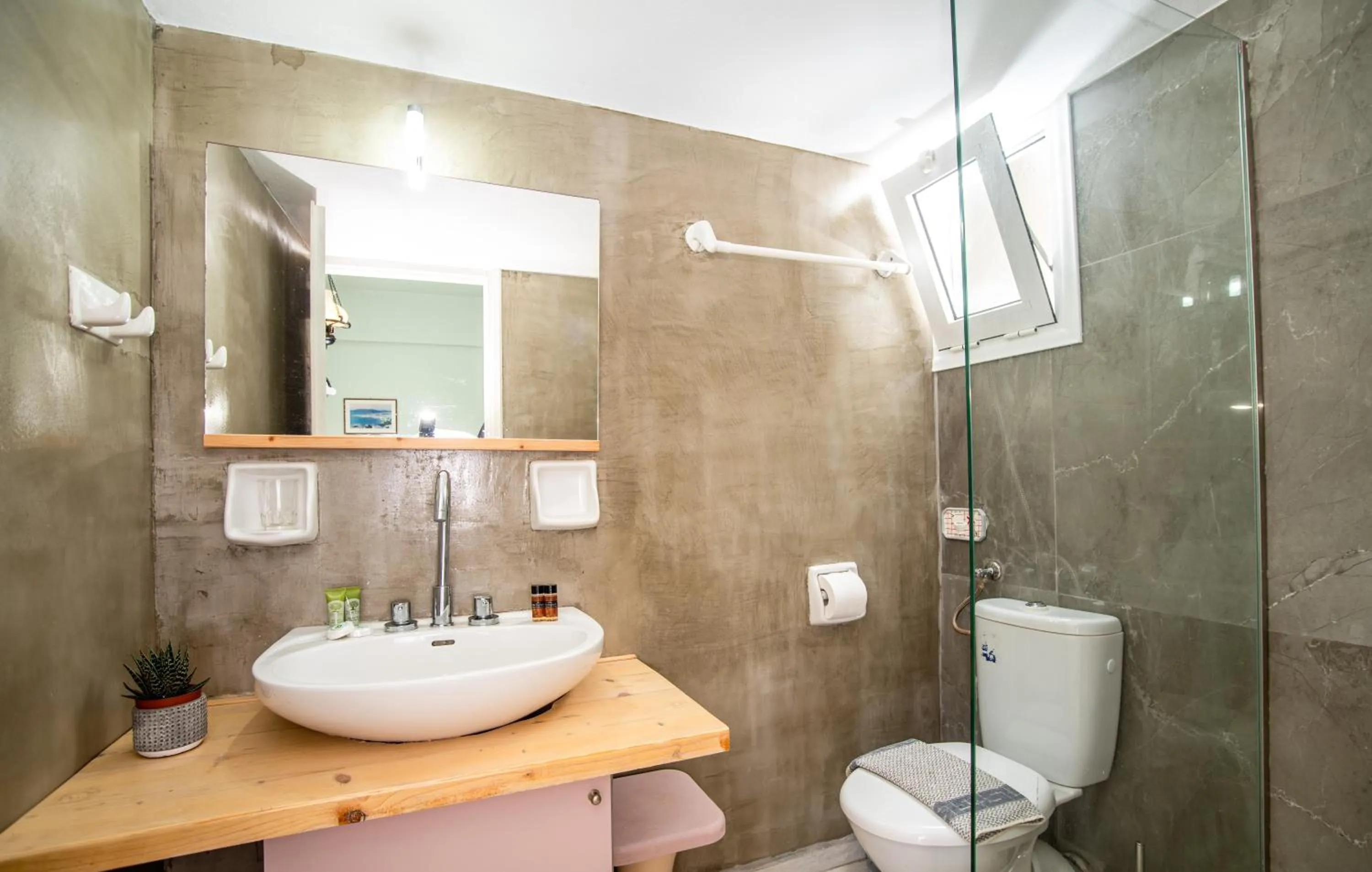 Bathroom in Alexandra Apartments