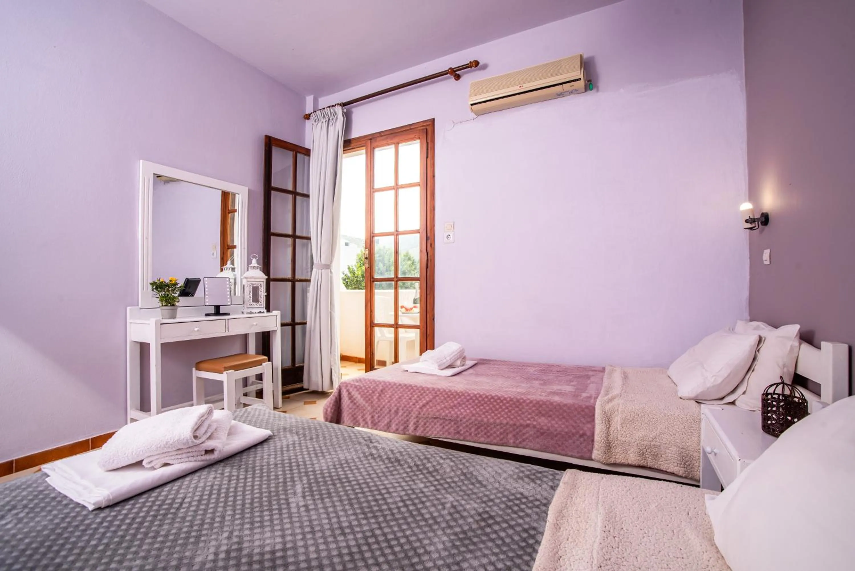 Bedroom, Bed in Alexandra Apartments