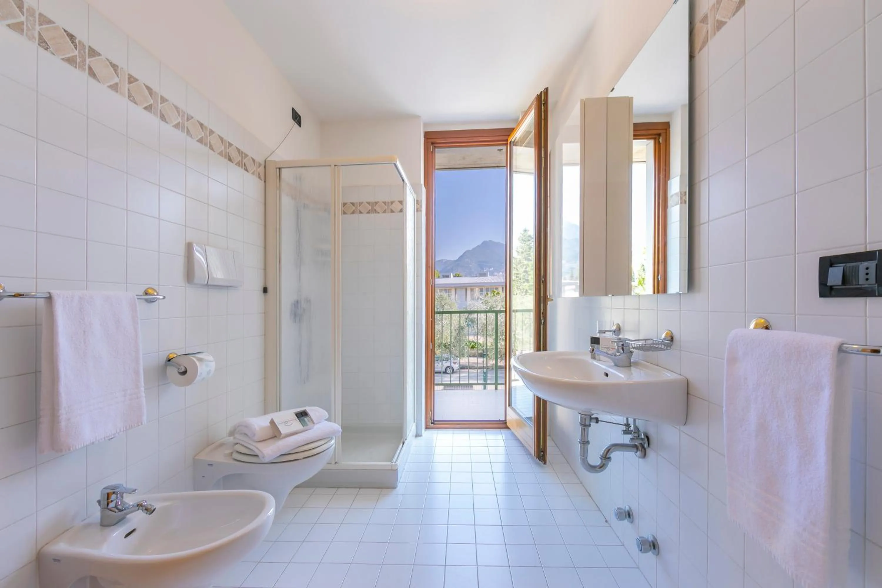 Bathroom in Claz House - Happy Rentals