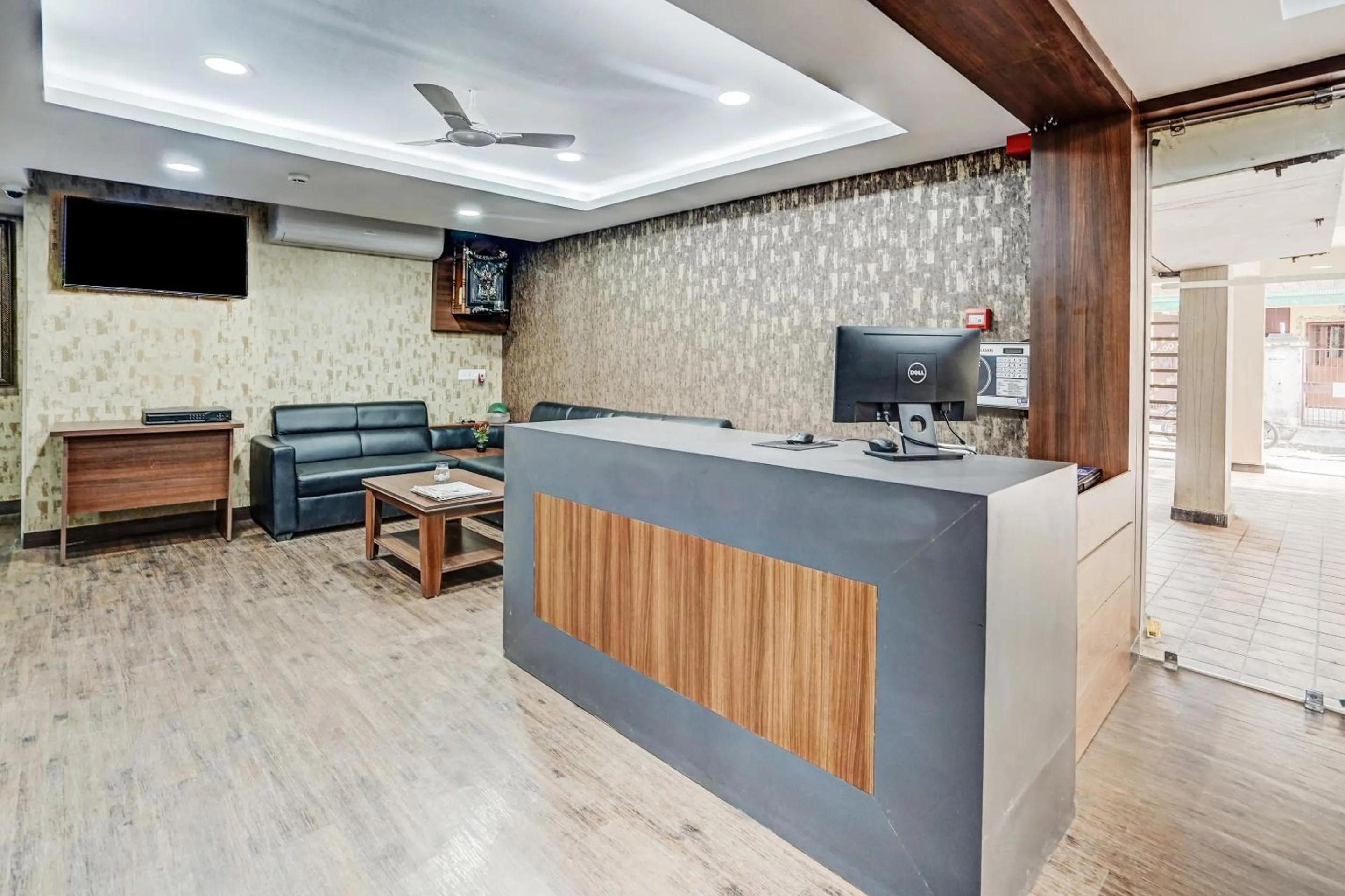 Lobby or reception in Capital O Sayhallo Prime Residency