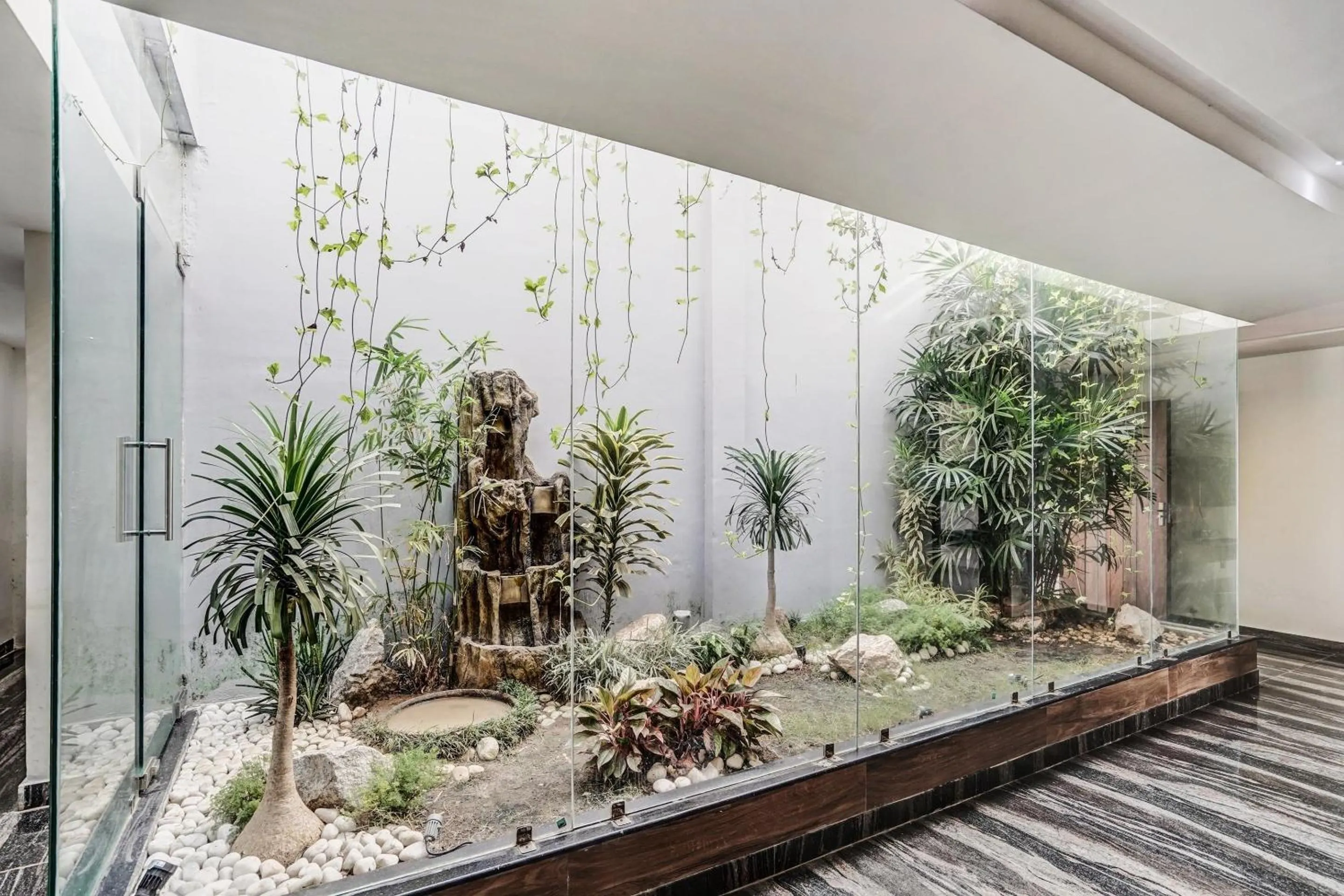 Lobby or reception in Capital O Sayhallo Prime Residency