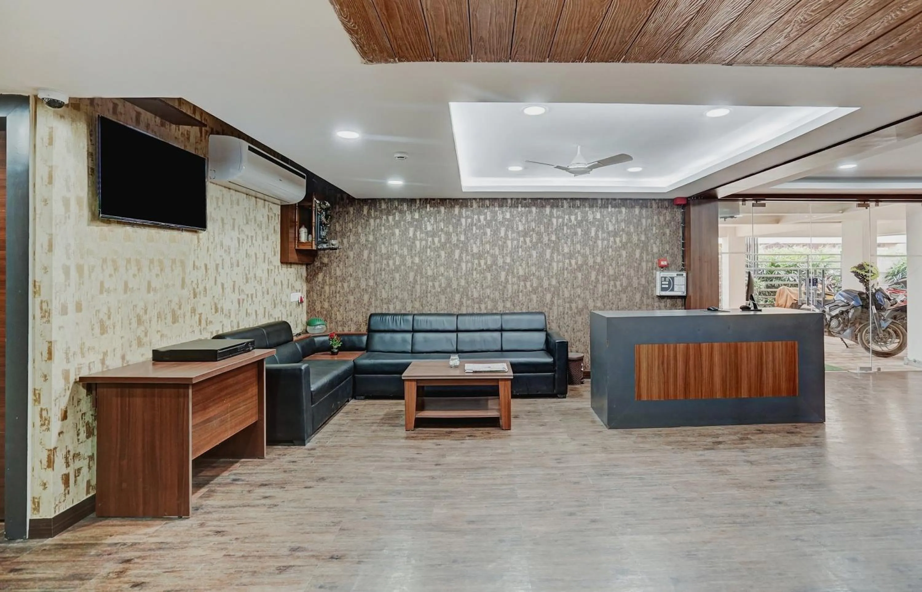 Lobby or reception in Capital O Sayhallo Prime Residency