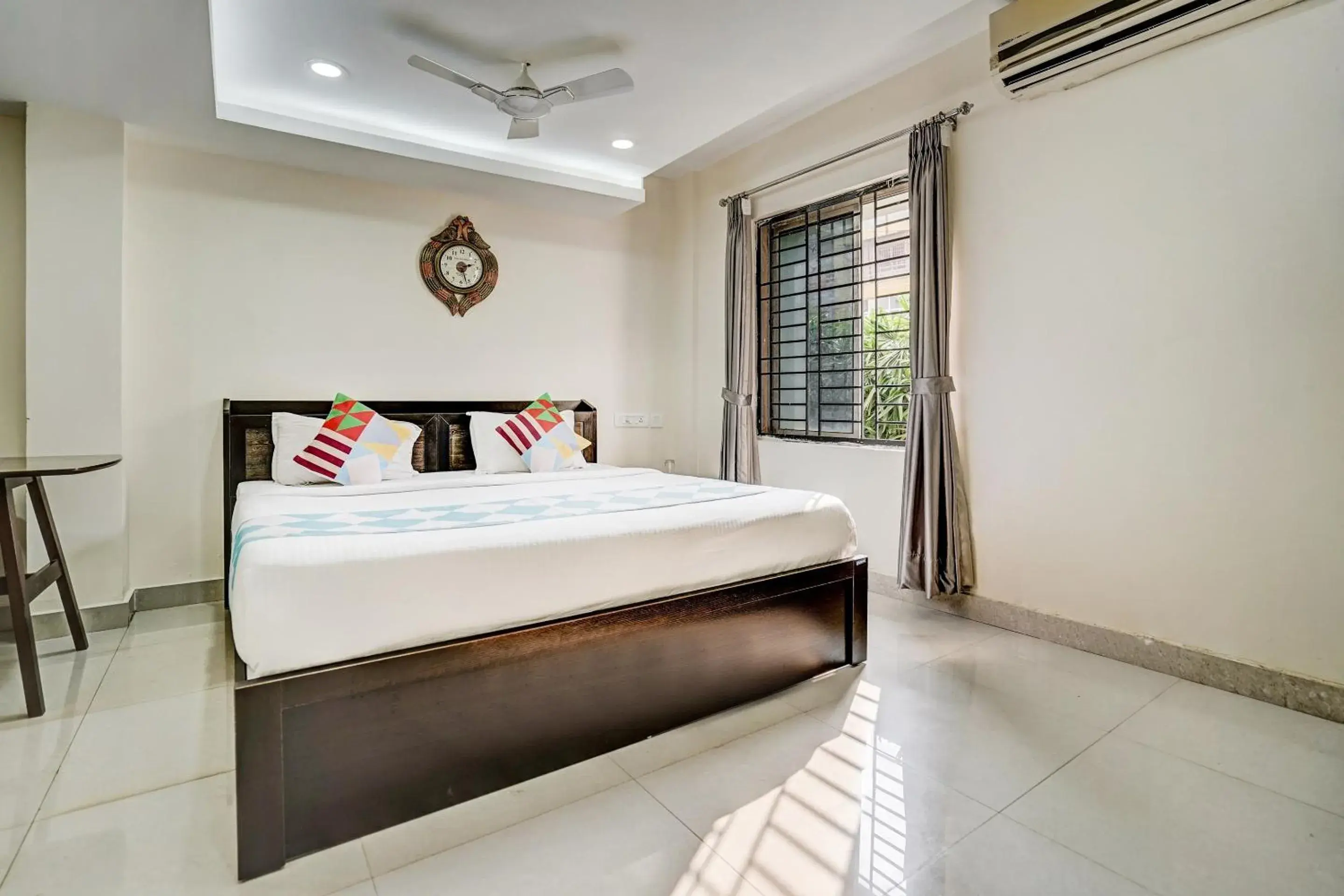 Deluxe Triple Room - single occupancy in Super Capital O Sayhallo Prime Residency Deluxe Triple Room - single occupancy in Super Capital O Sayhallo Prime Residency