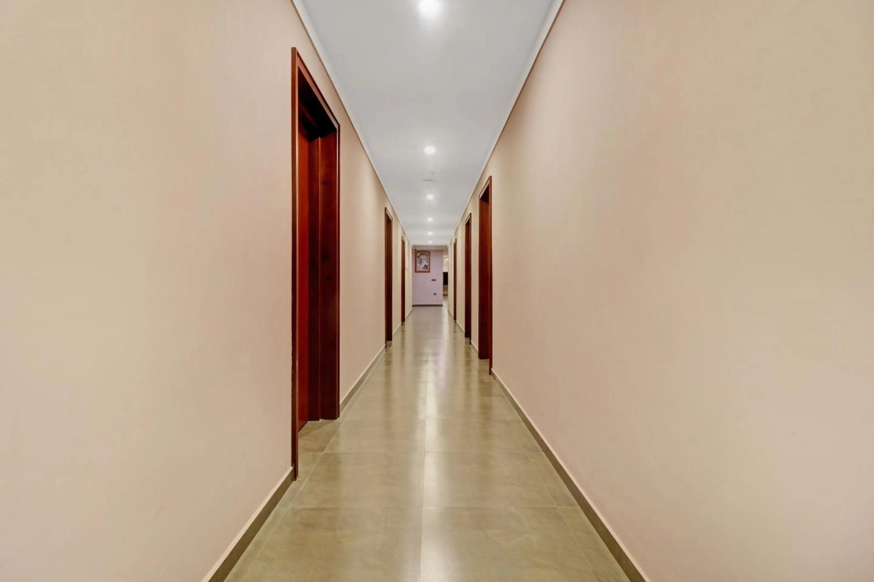 Lobby or reception in Super Townhouse Kizhakkambalam Tourist Home