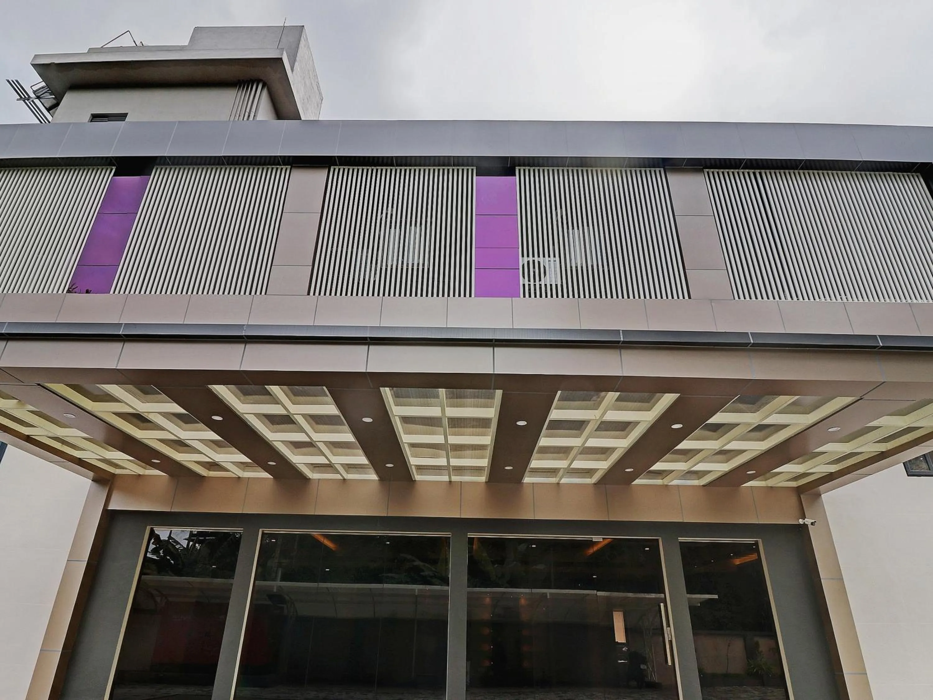 Facade/entrance in Super Townhouse Kizhakkambalam Tourist Home