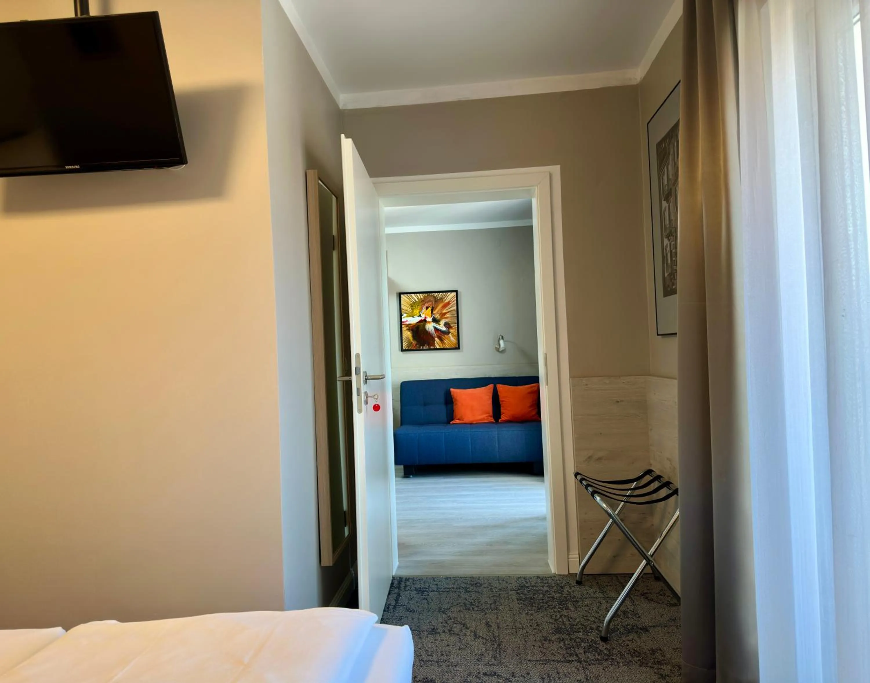 Photo of the whole room, Bed in Hotel Central