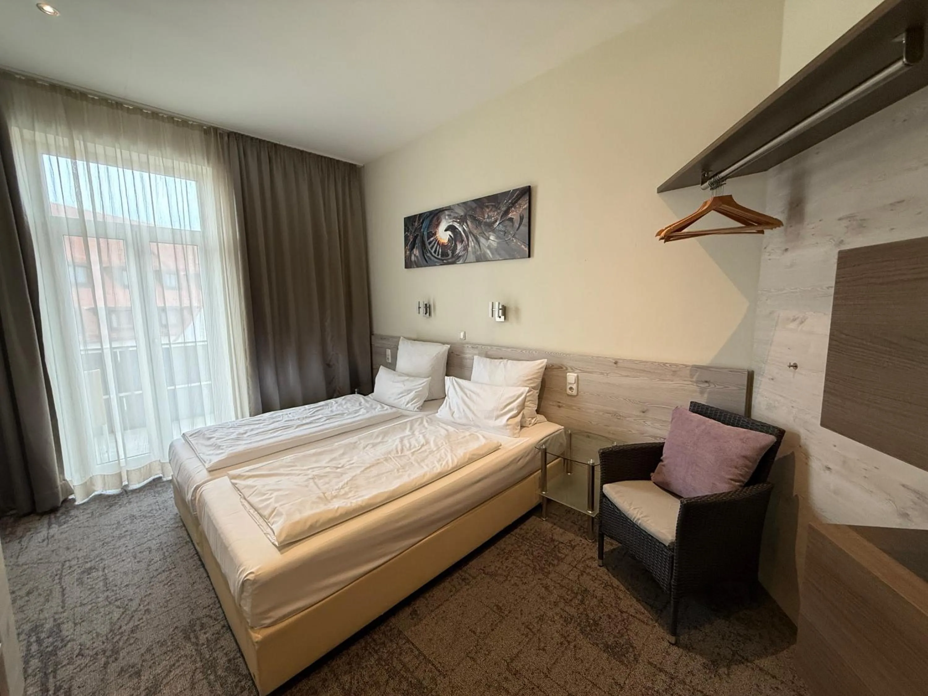 Photo of the whole room, Bed in Hotel Central