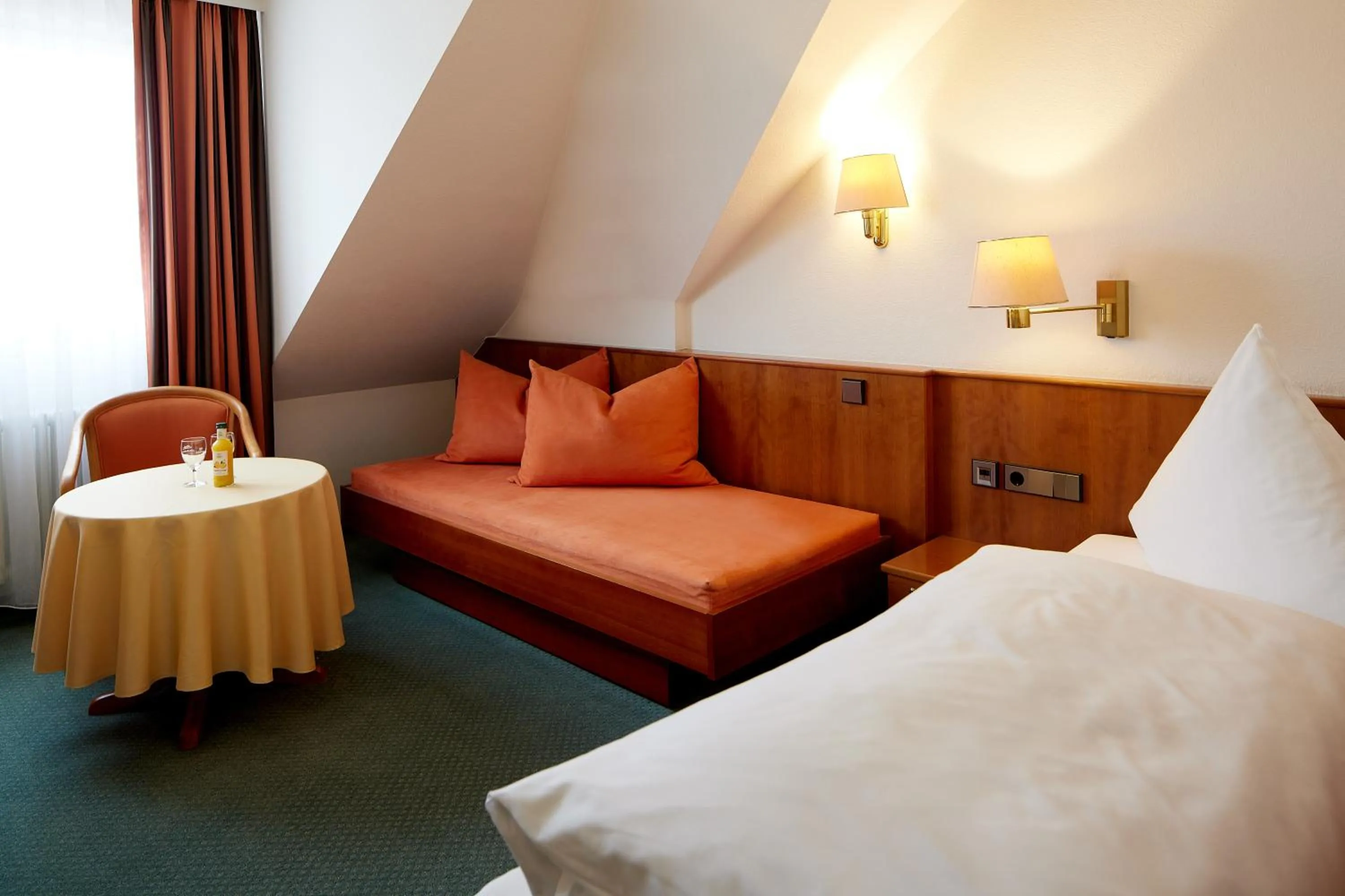 Bed in Hotel Zum Schiff