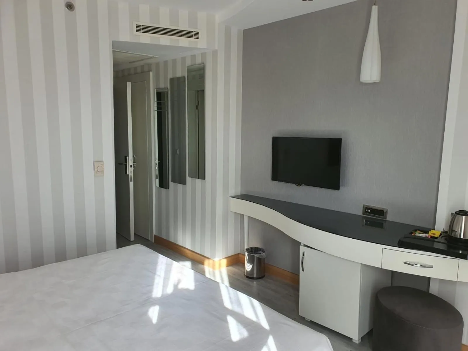 Massage, Bed in DOUBLE ROYAL HOTEL