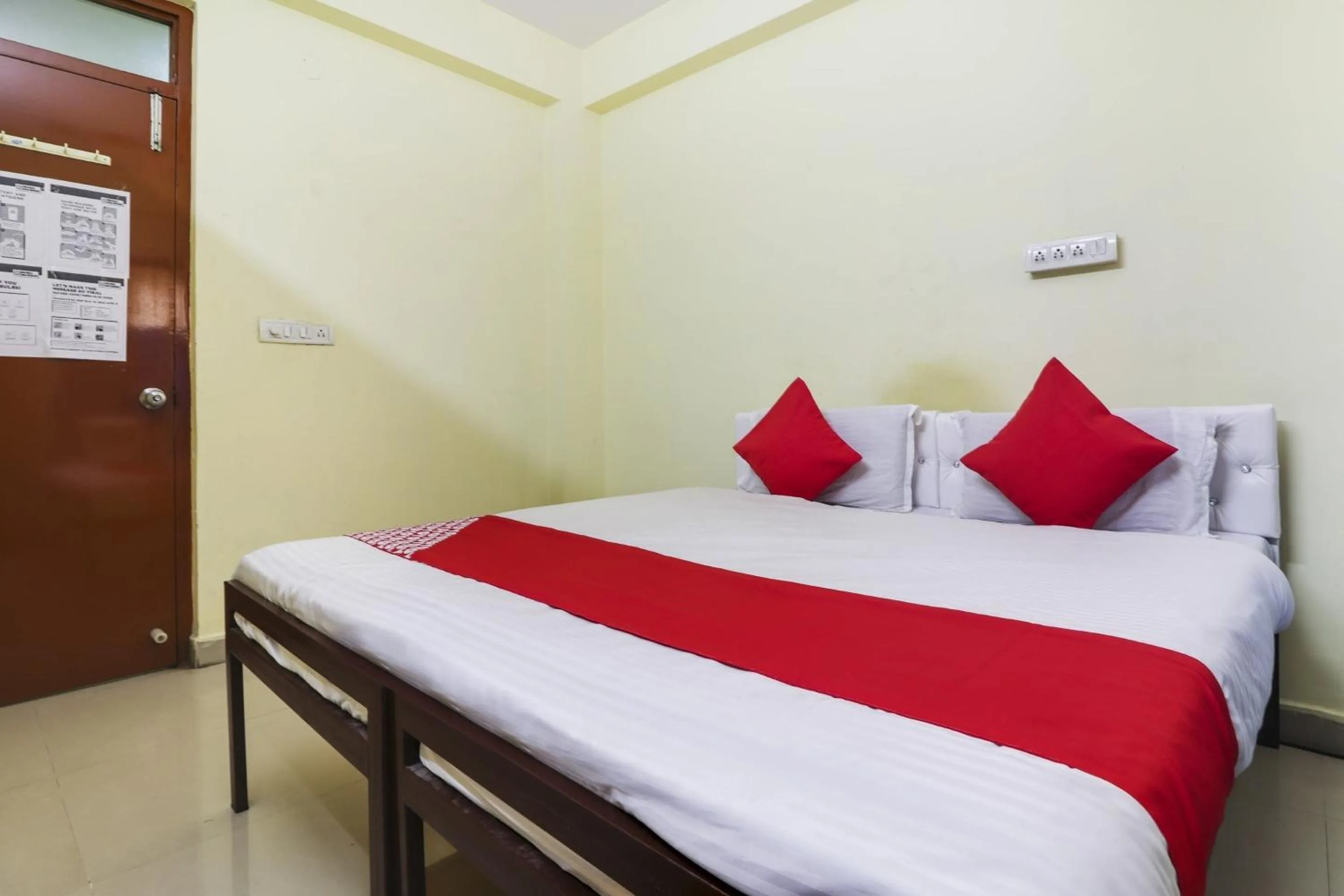 Bedroom, Bed in Hotel O Ruby Grand Inn