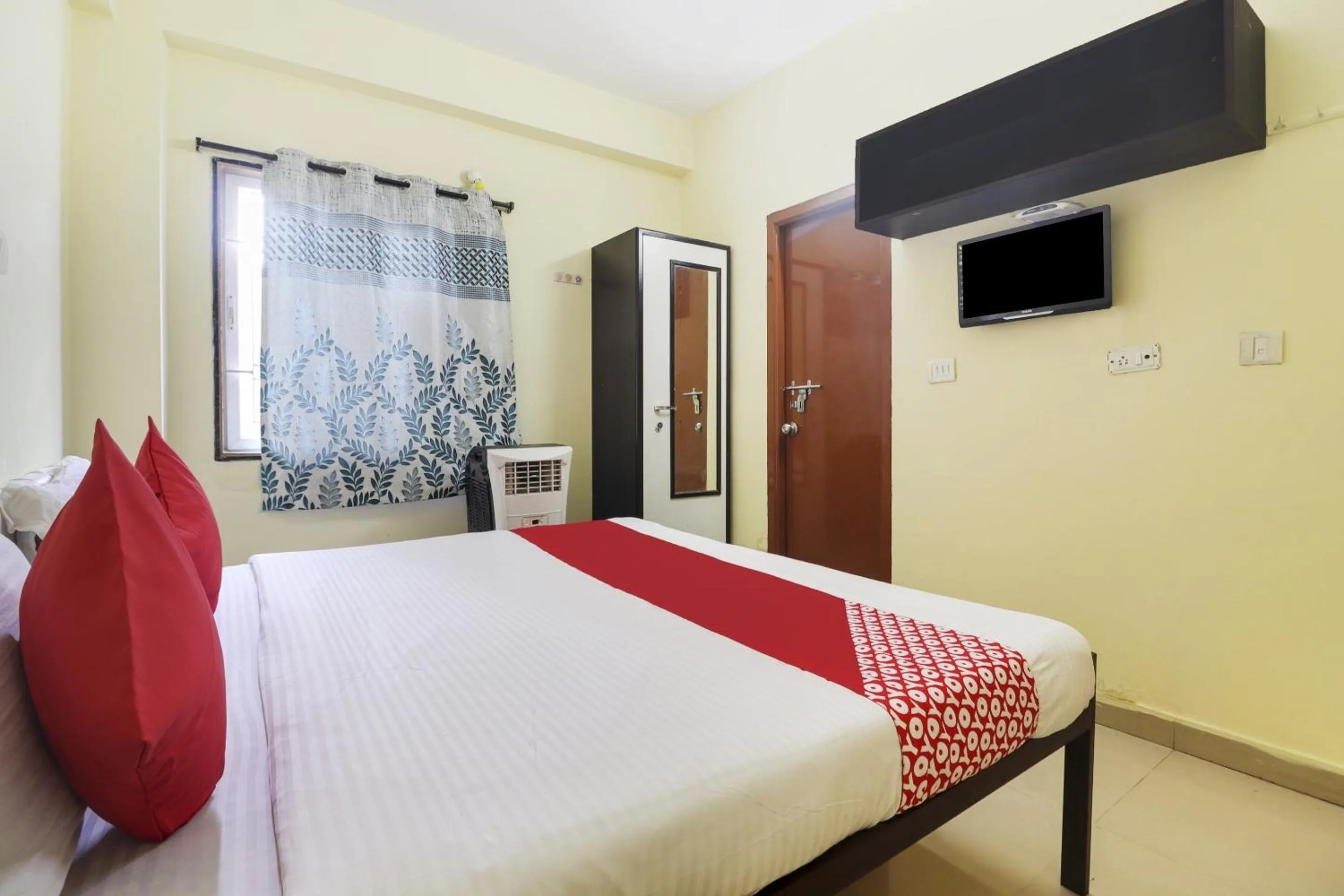 Bedroom, Bed in Hotel O Ruby Grand Inn