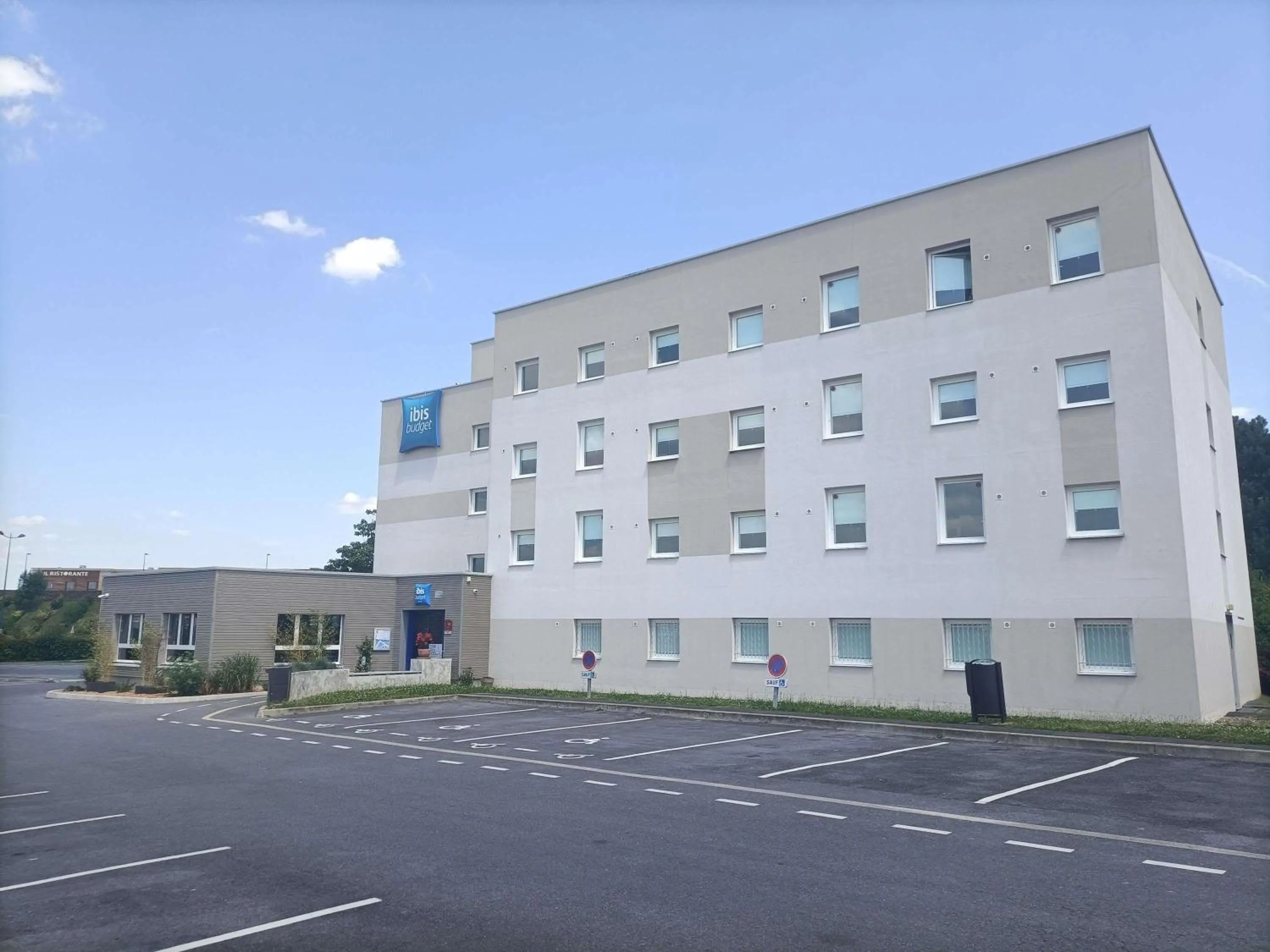 Property building in ibis budget Reims Thillois