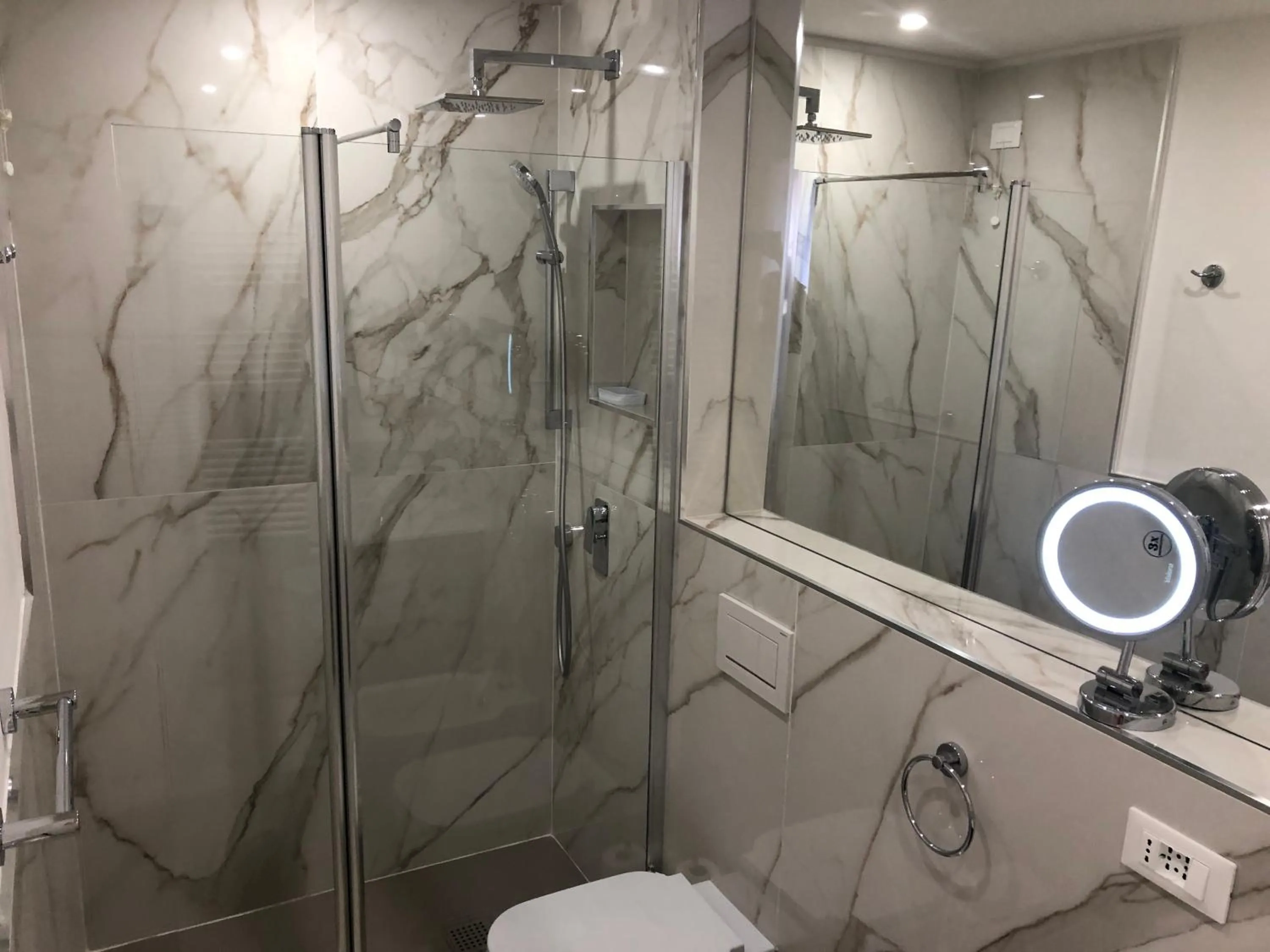 Bathroom in Art Atelier Risorgimento Guest House