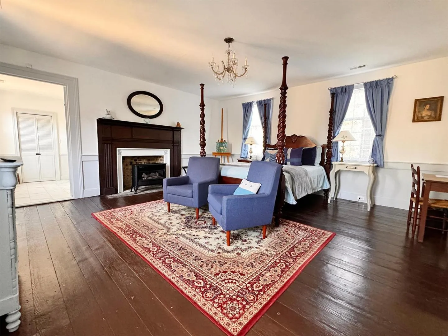 Seating area in The Sunnyside Sisters Bed and Breakfast