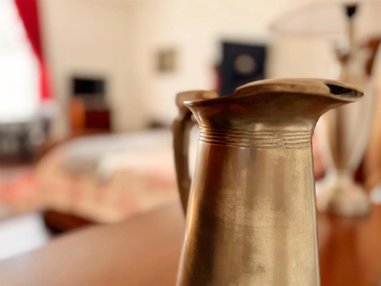 Decorative detail, Bed in The Sunnyside Sisters Bed and Breakfast