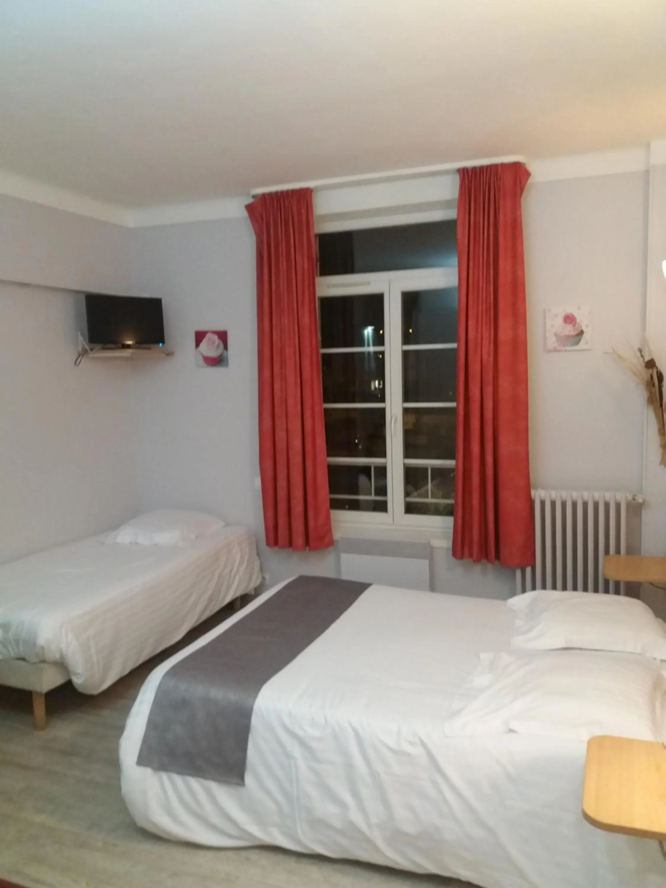 Photo of the whole room, Bed in L'Ecailler