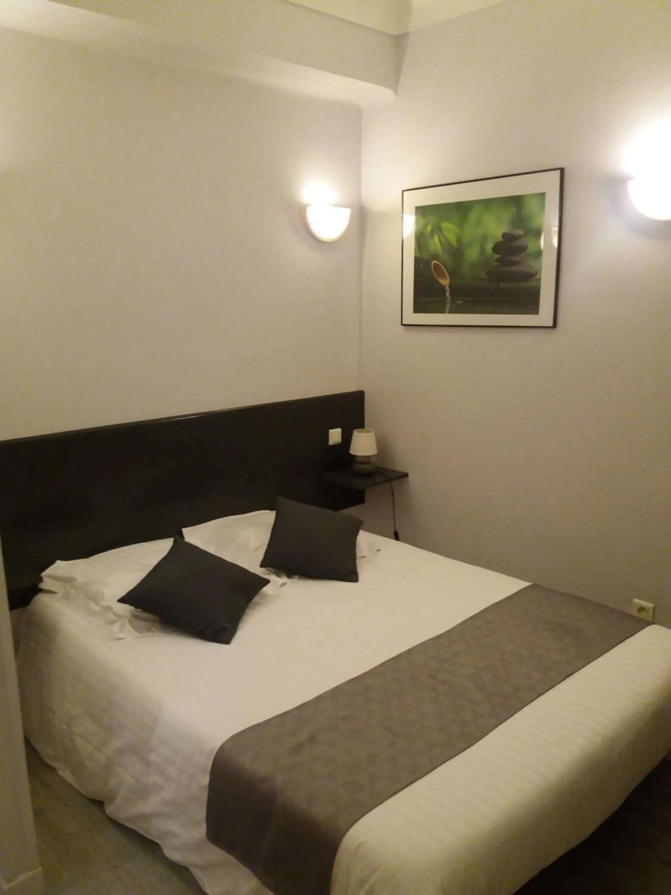 Bedroom, Bed in L'Ecailler