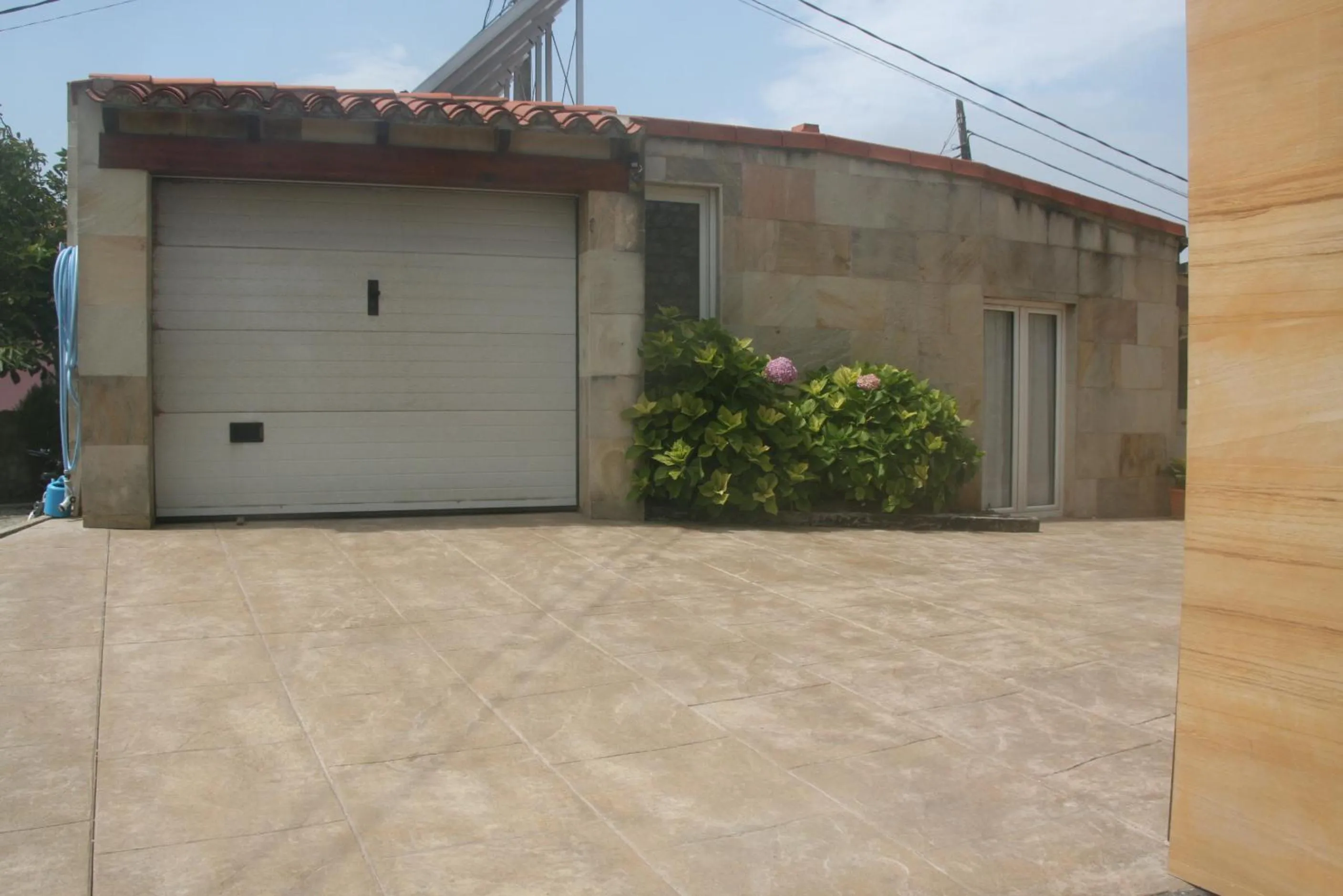 Property building in La Casuca de Mamina