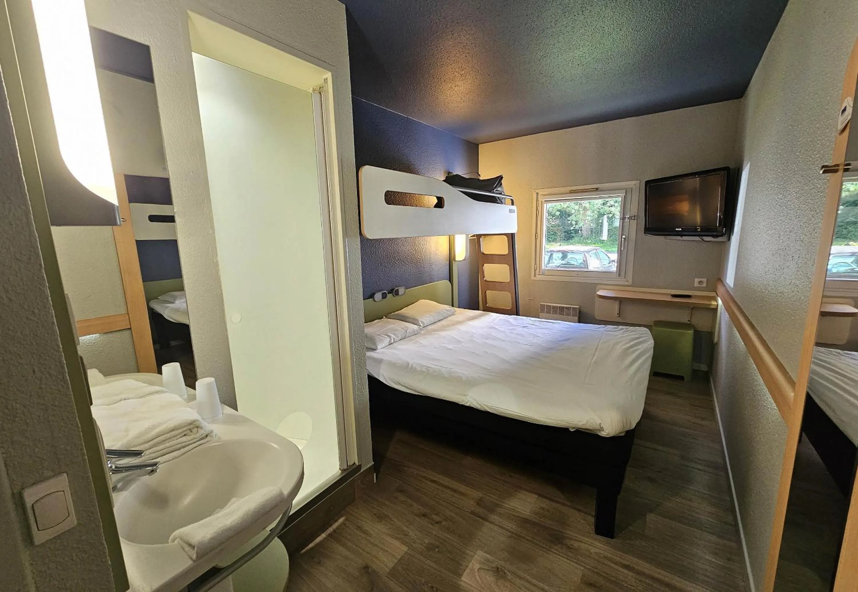 Bed in ibis budget Thionville Yutz