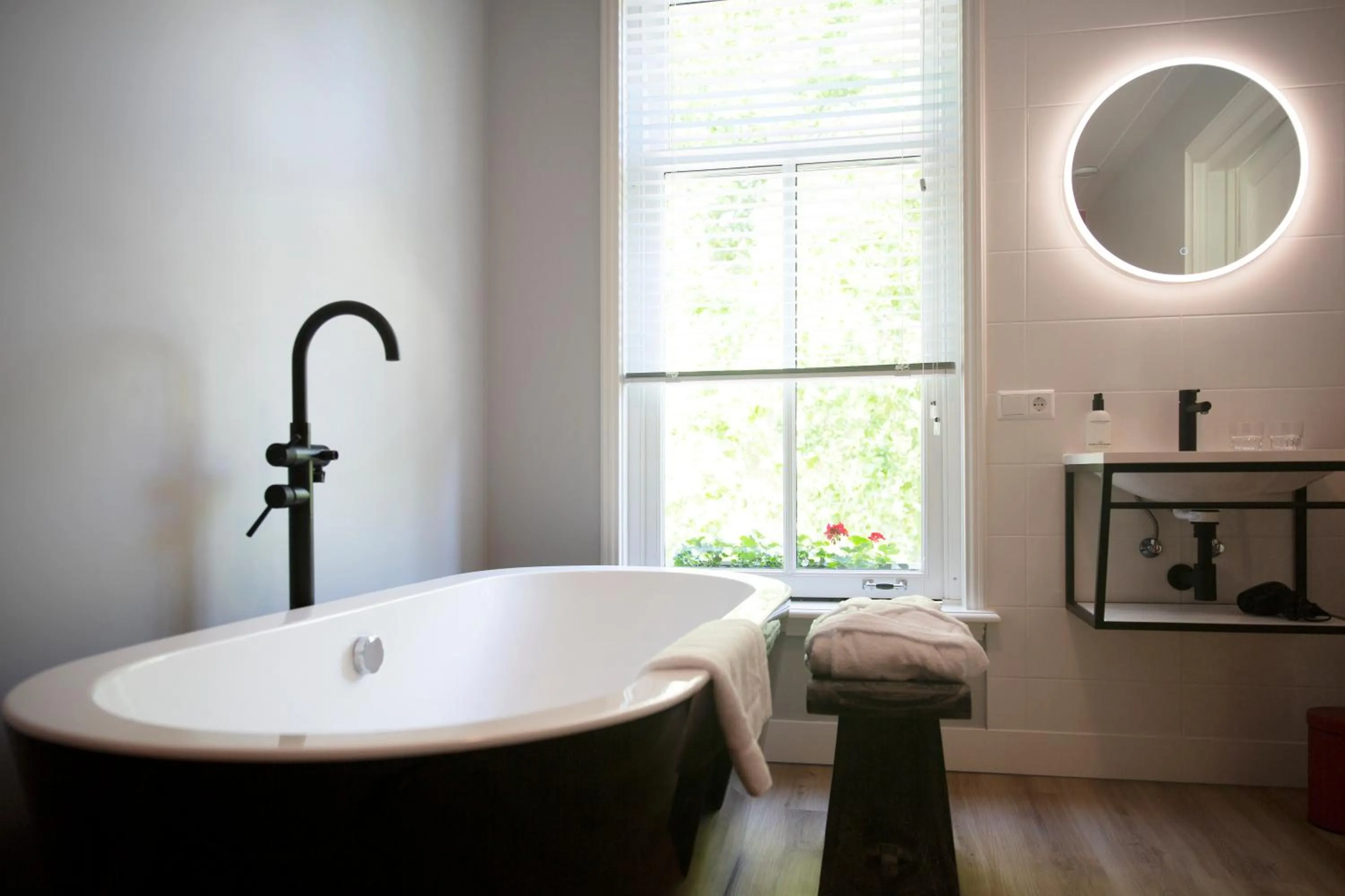 Bath in MUZE Hotel Utrecht