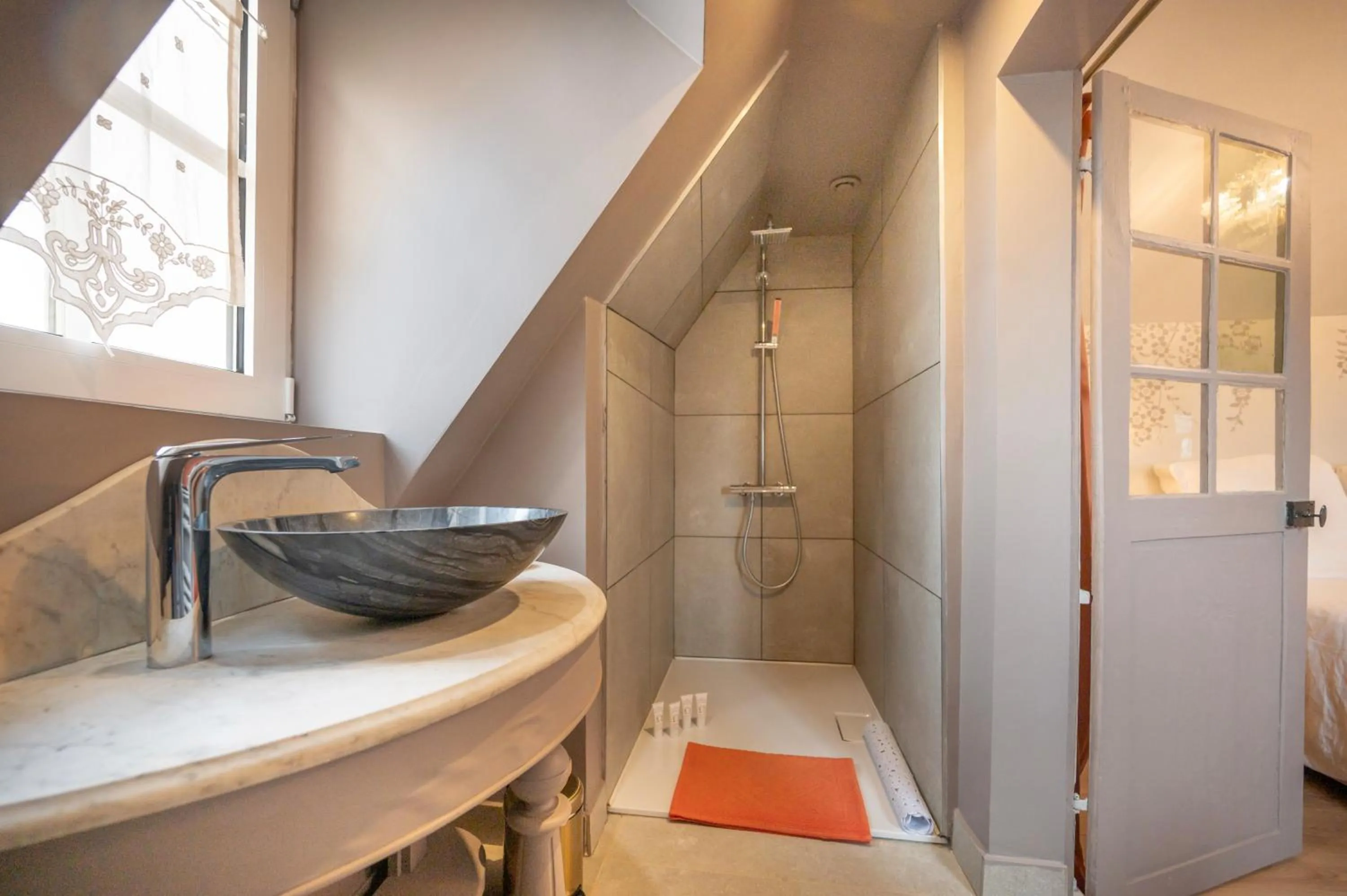 les Myrrhophores et Spa, Chambres d'Hôtes et Gîtes de charme