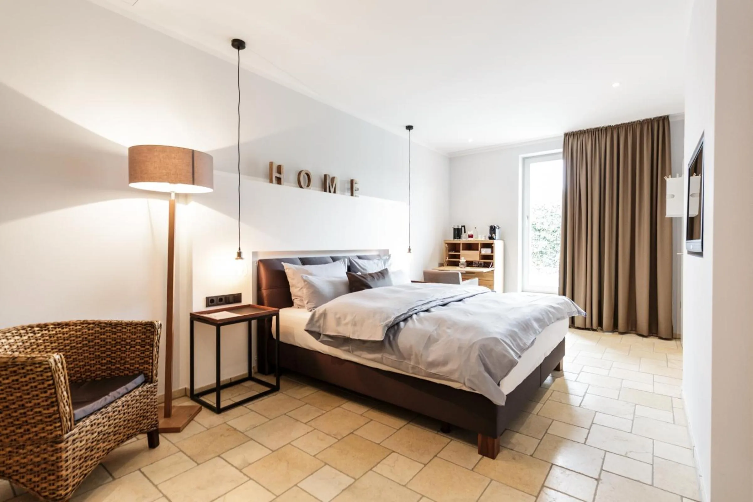 Bedroom, Bed in cantera by Wiegand