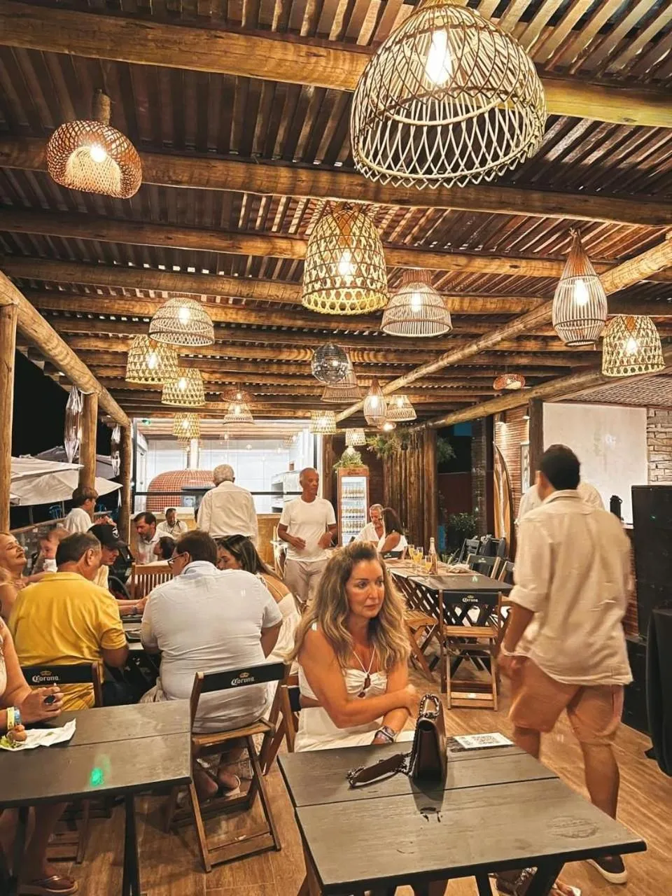 Restaurant/places to eat in Pier Beach Club