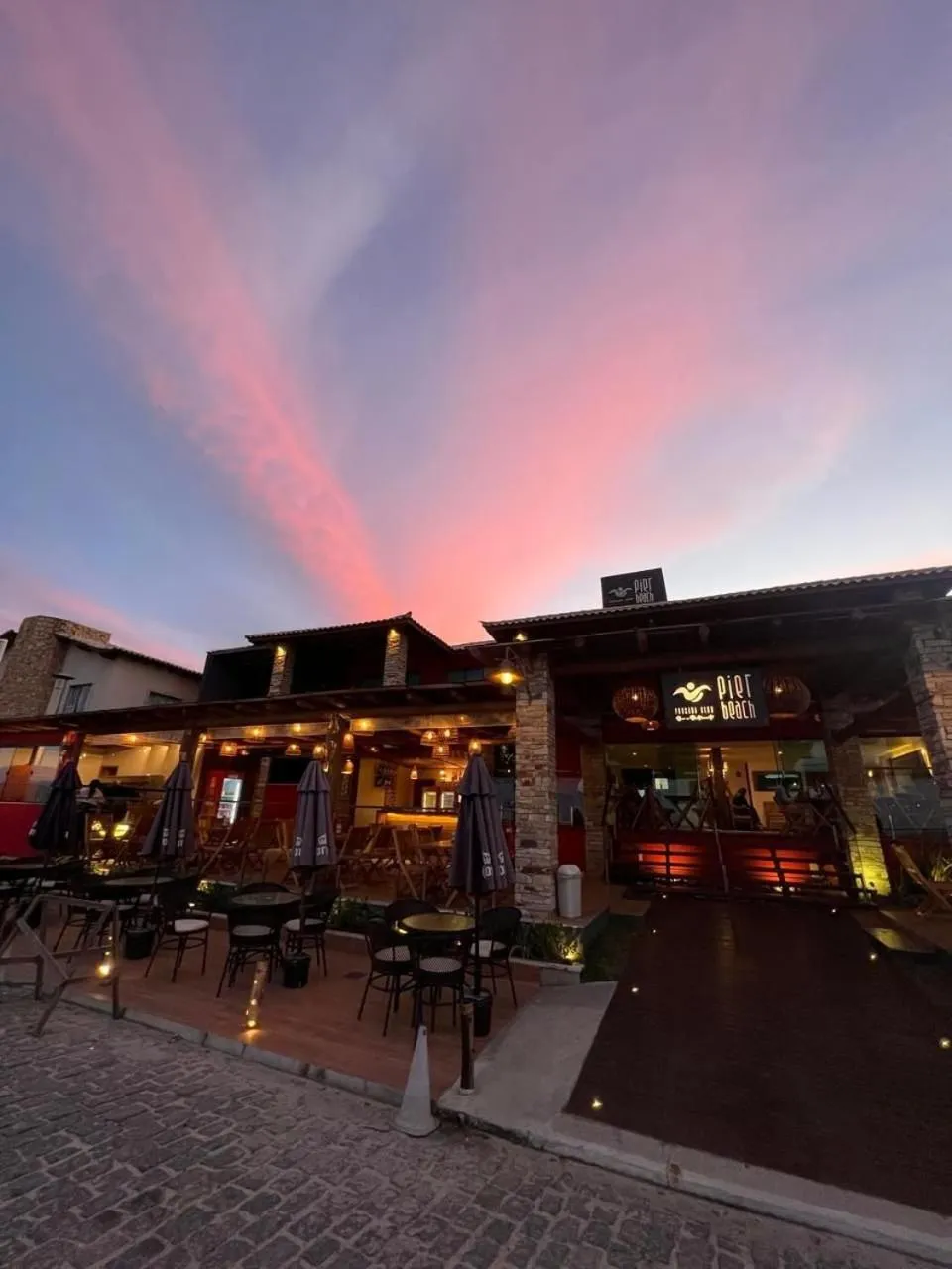 Facade/entrance in Pier Beach Club