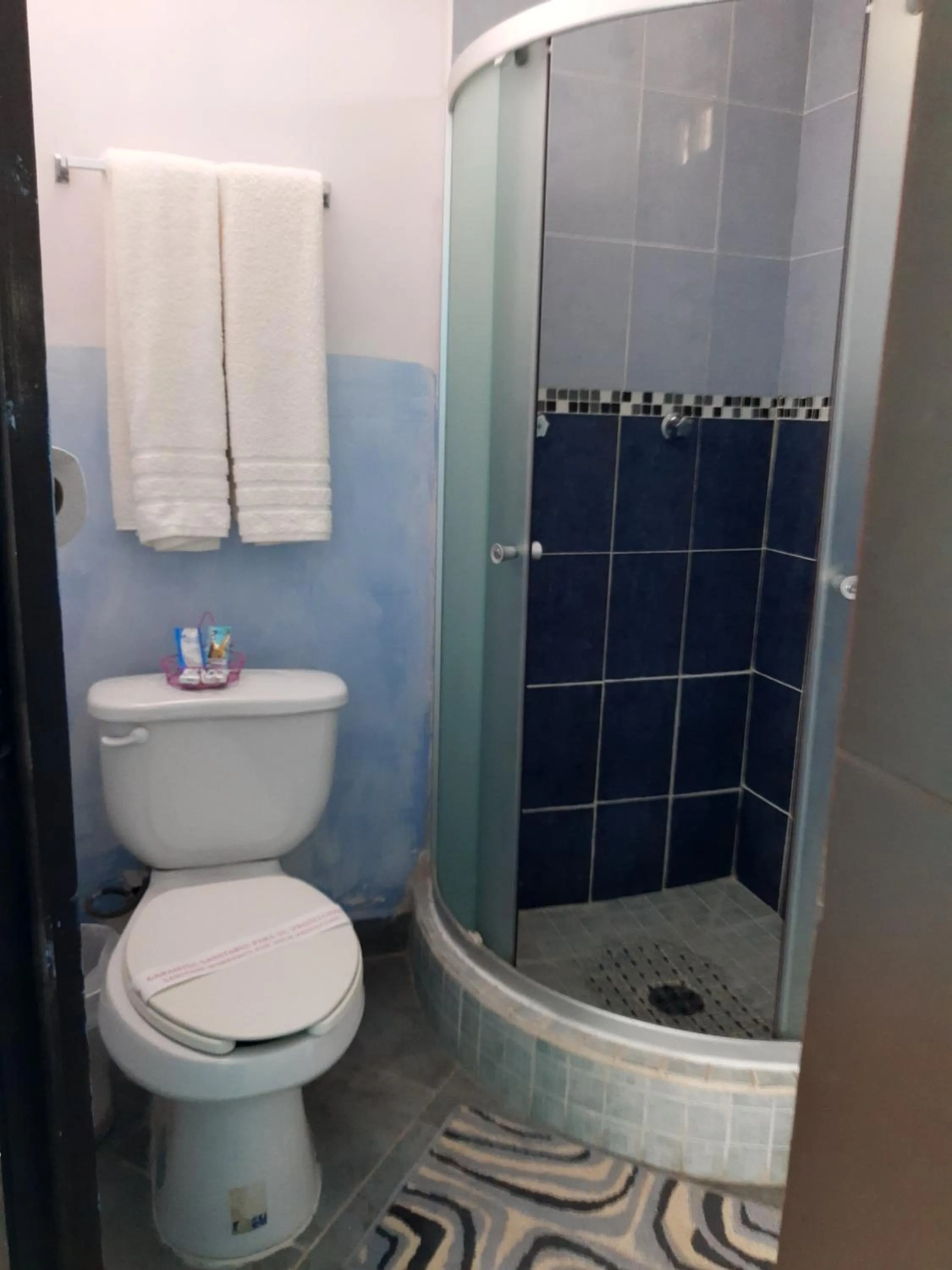 Bathroom in Posada Bugambilias