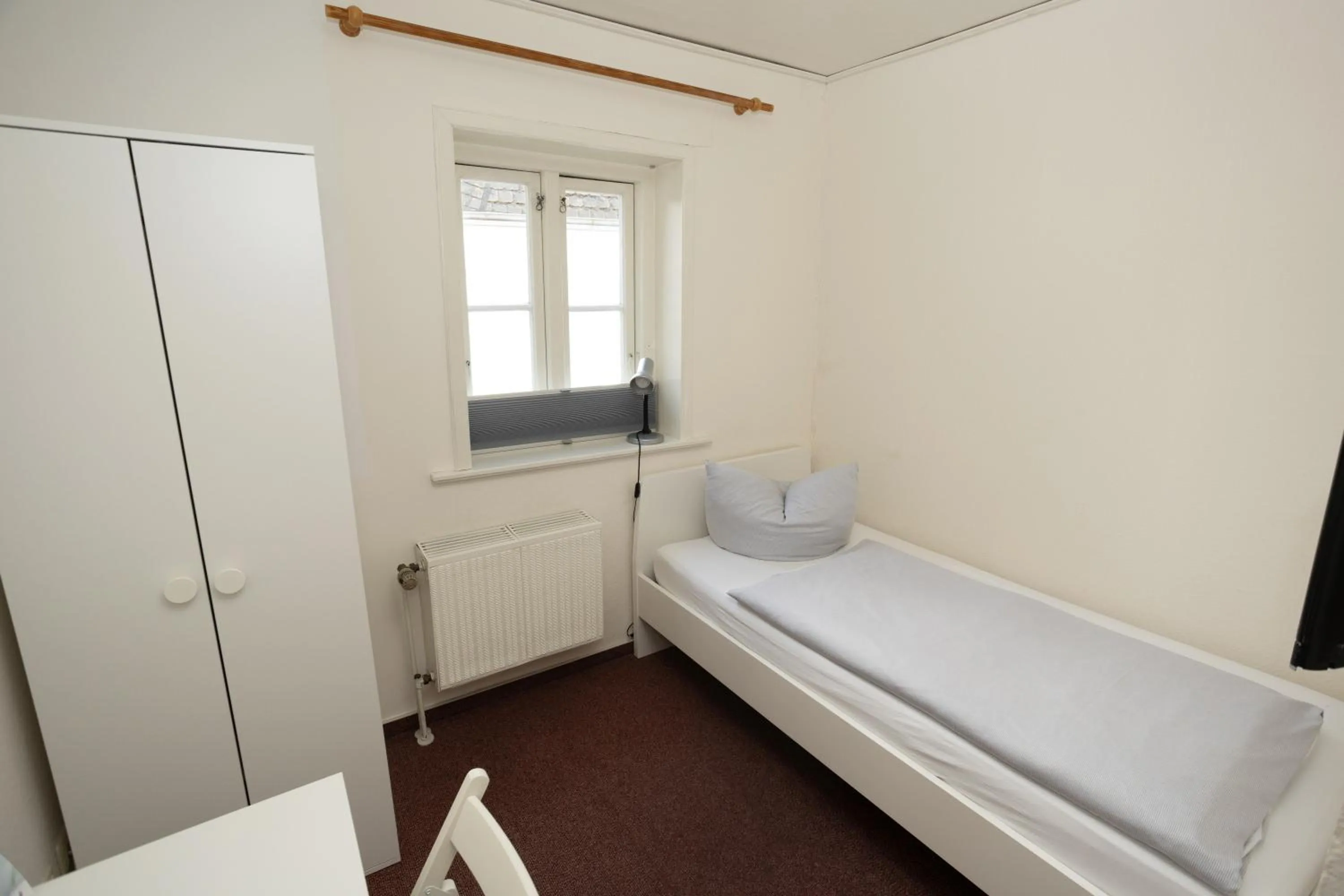 Photo of the whole room, Bed in Hotel Zur Linde