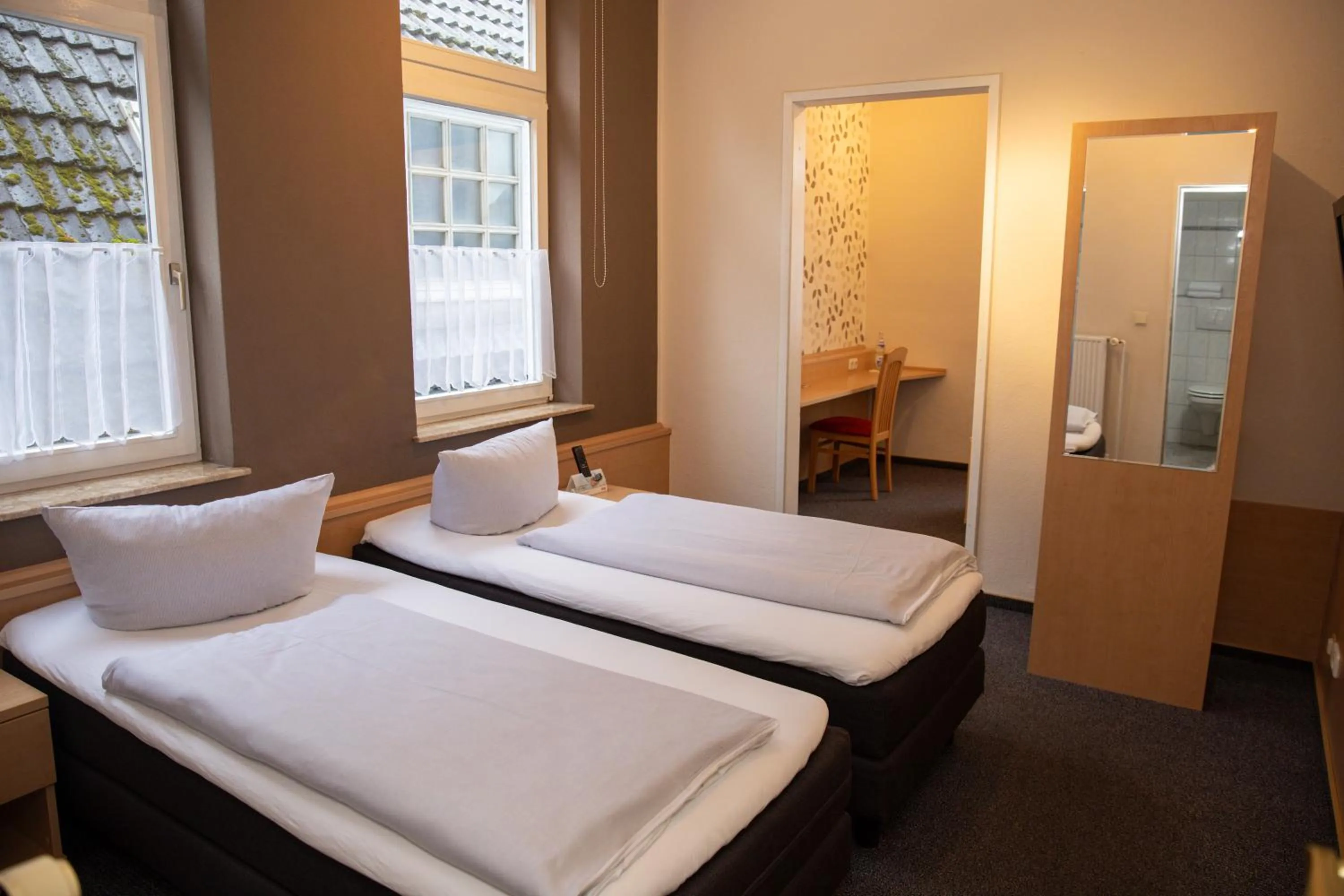 Photo of the whole room, Bed in Hotel Zur Linde