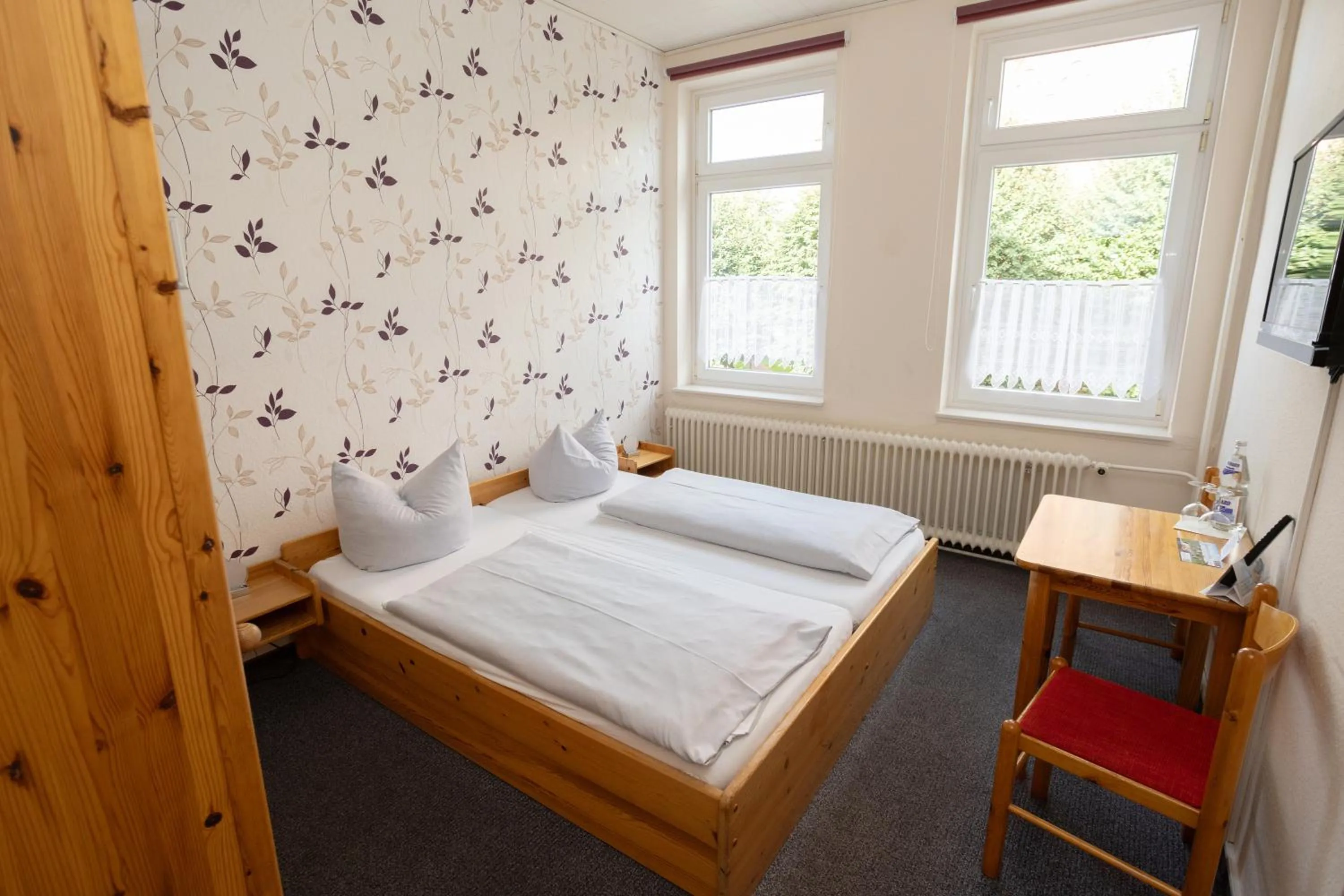 Bed in Hotel Zur Linde