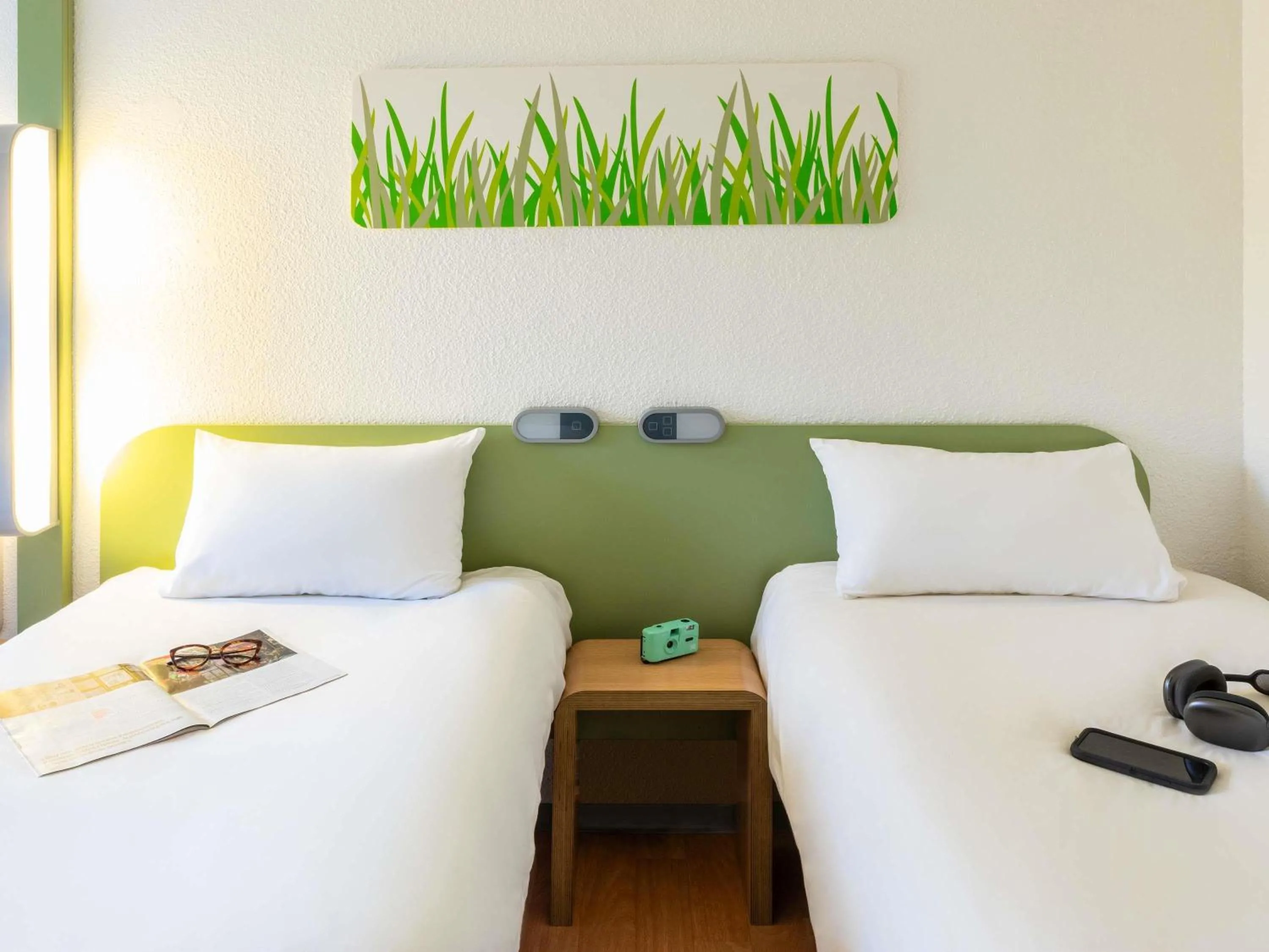 Bedroom, Bed in ibis budget Compiègne Centre-Ville