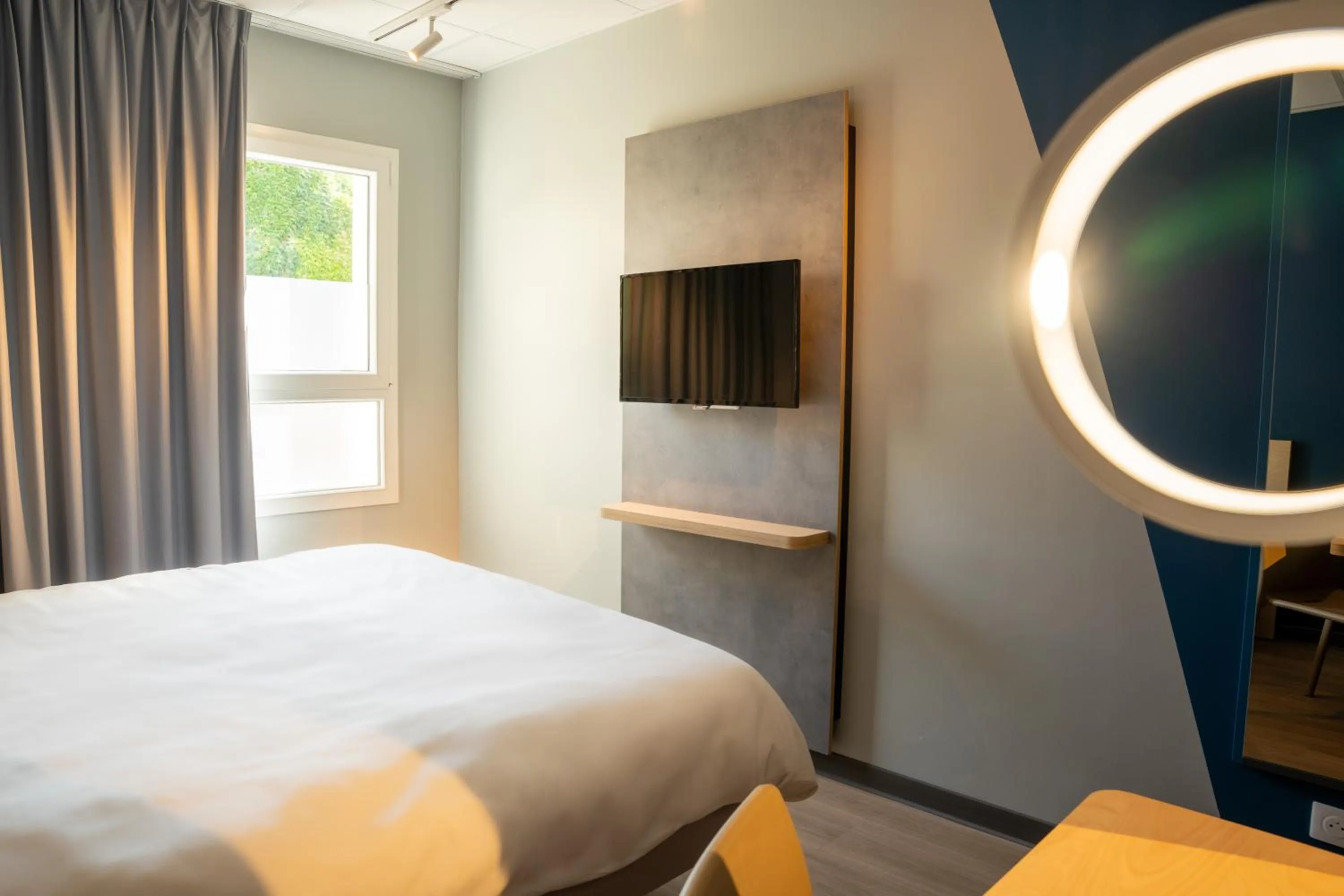 Bedroom, Bed in ibis budget Compiègne Centre-Ville