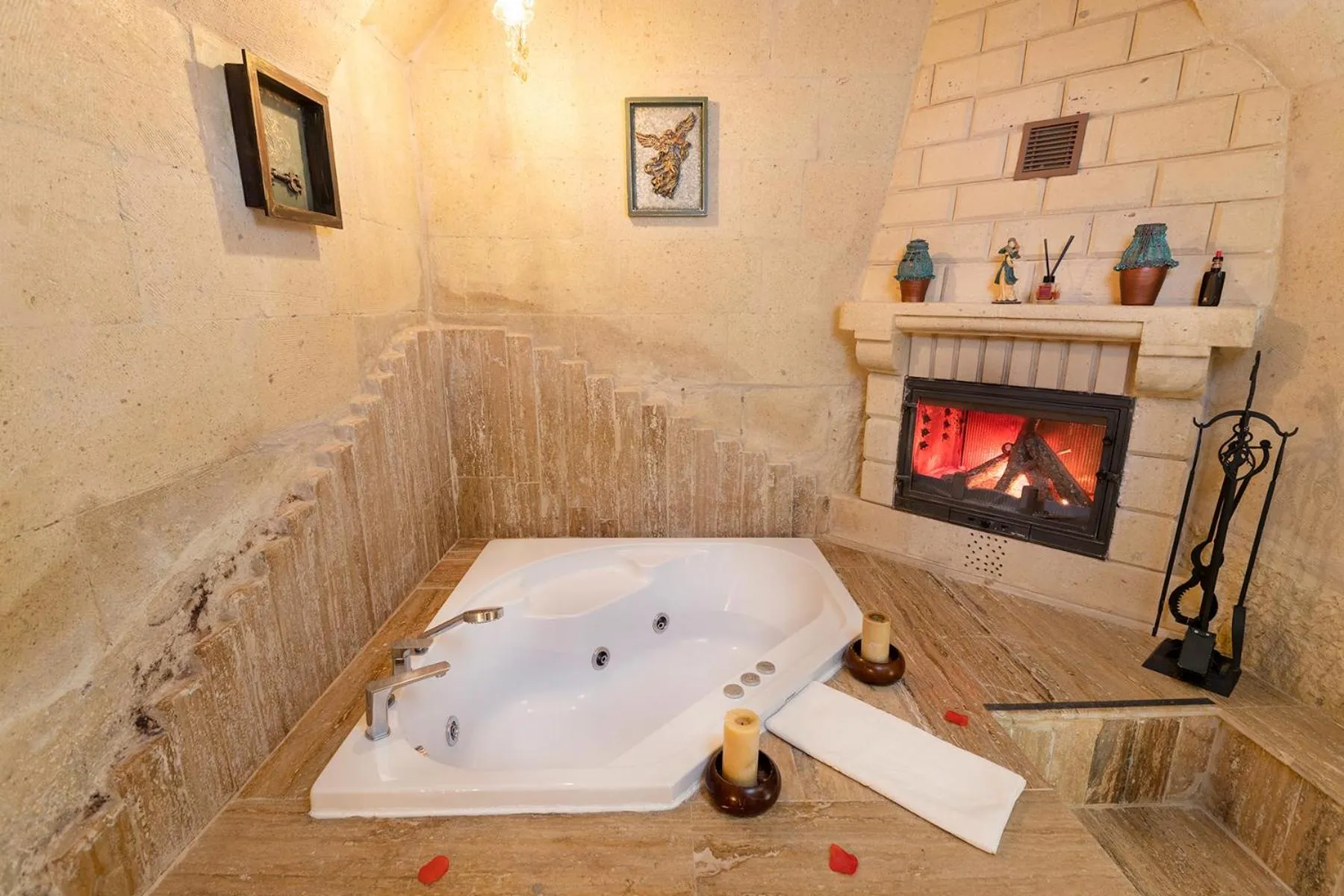 Hot Tub in Elysion Cave Suites