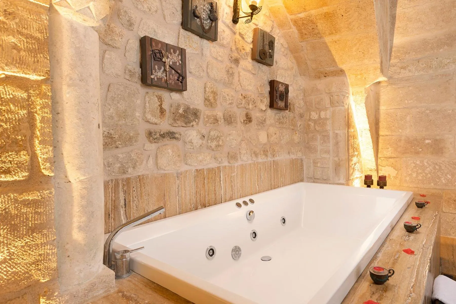 Hot Tub in Elysion Cave Suites