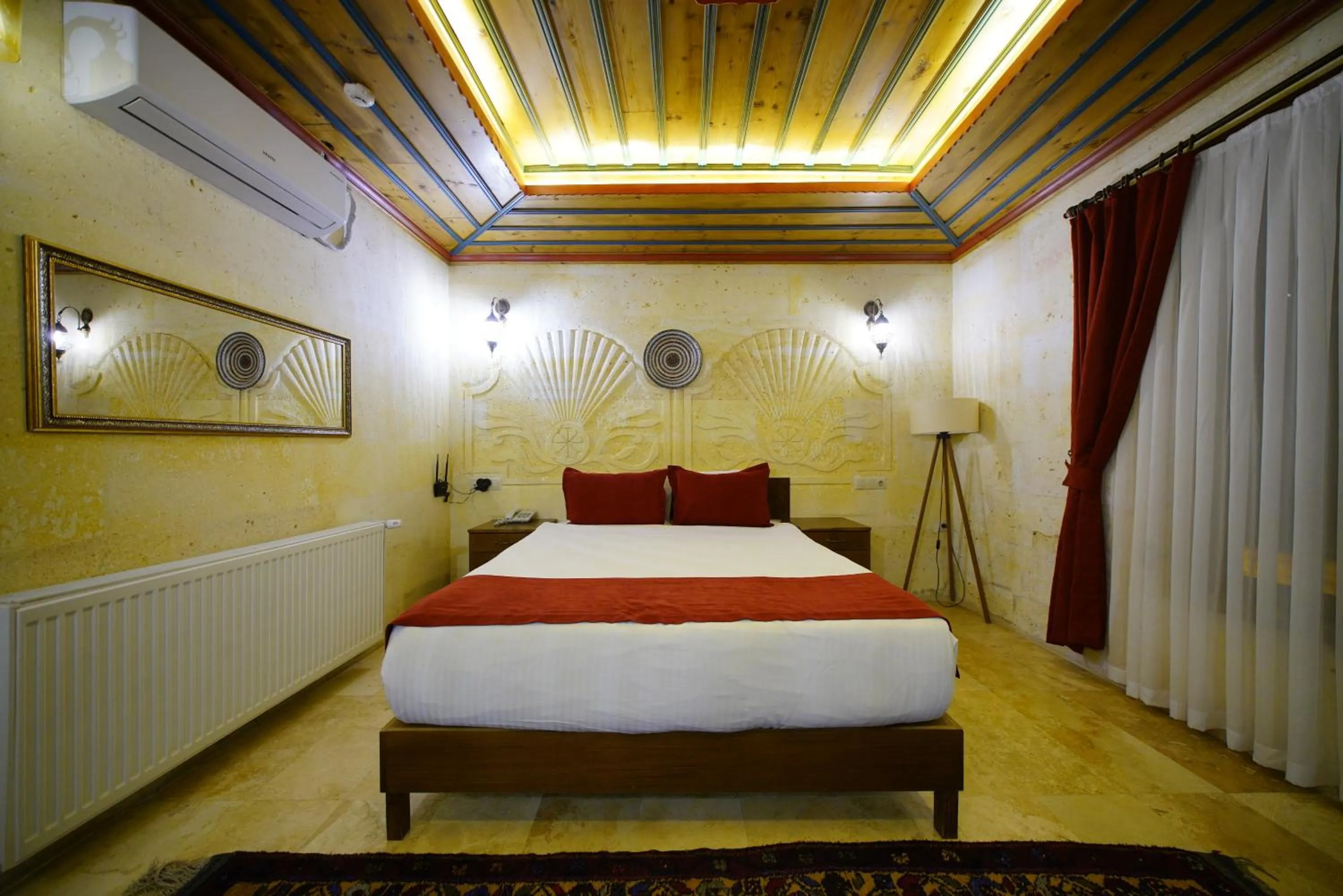 Bed in Balloon Cave Hotel