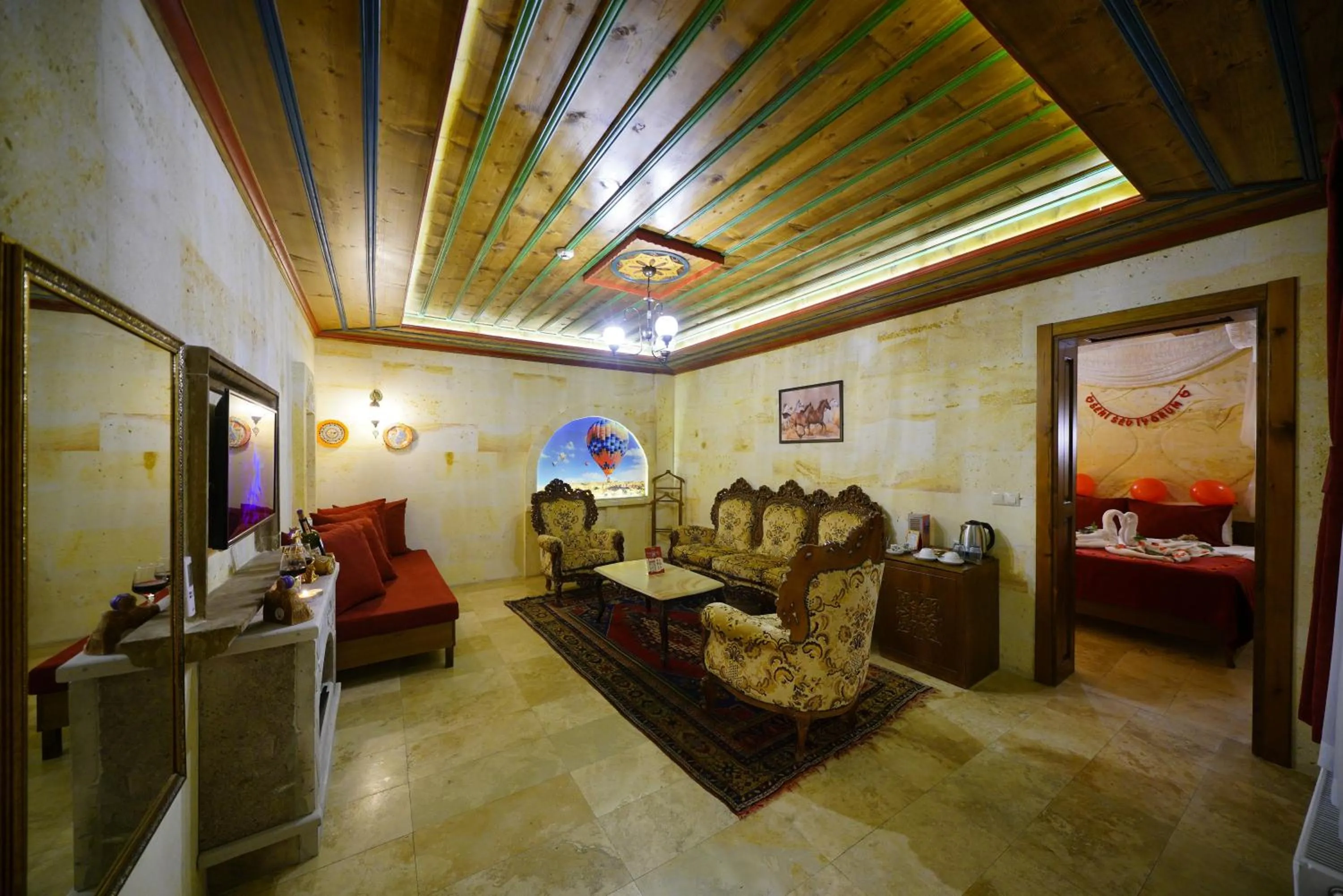 TV and multimedia in Balloon Cave Hotel