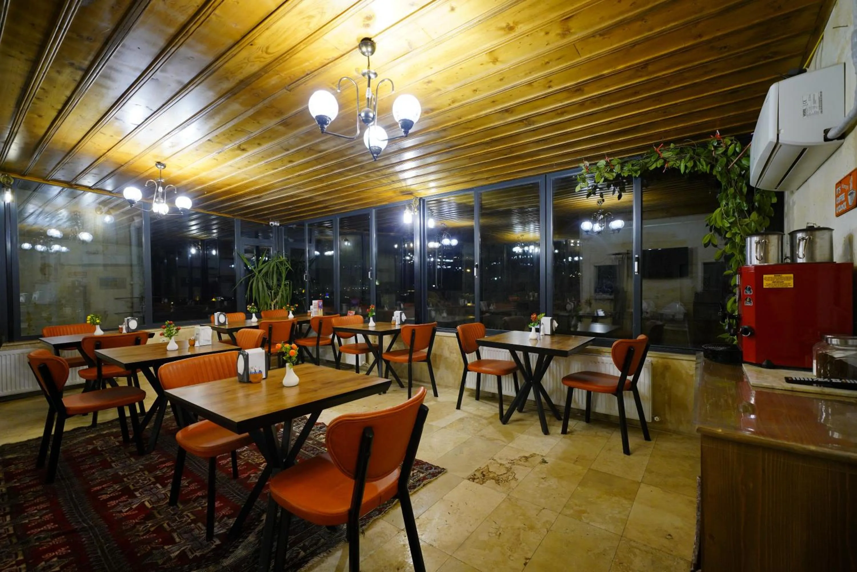 Restaurant/places to eat in Balloon Cave Hotel